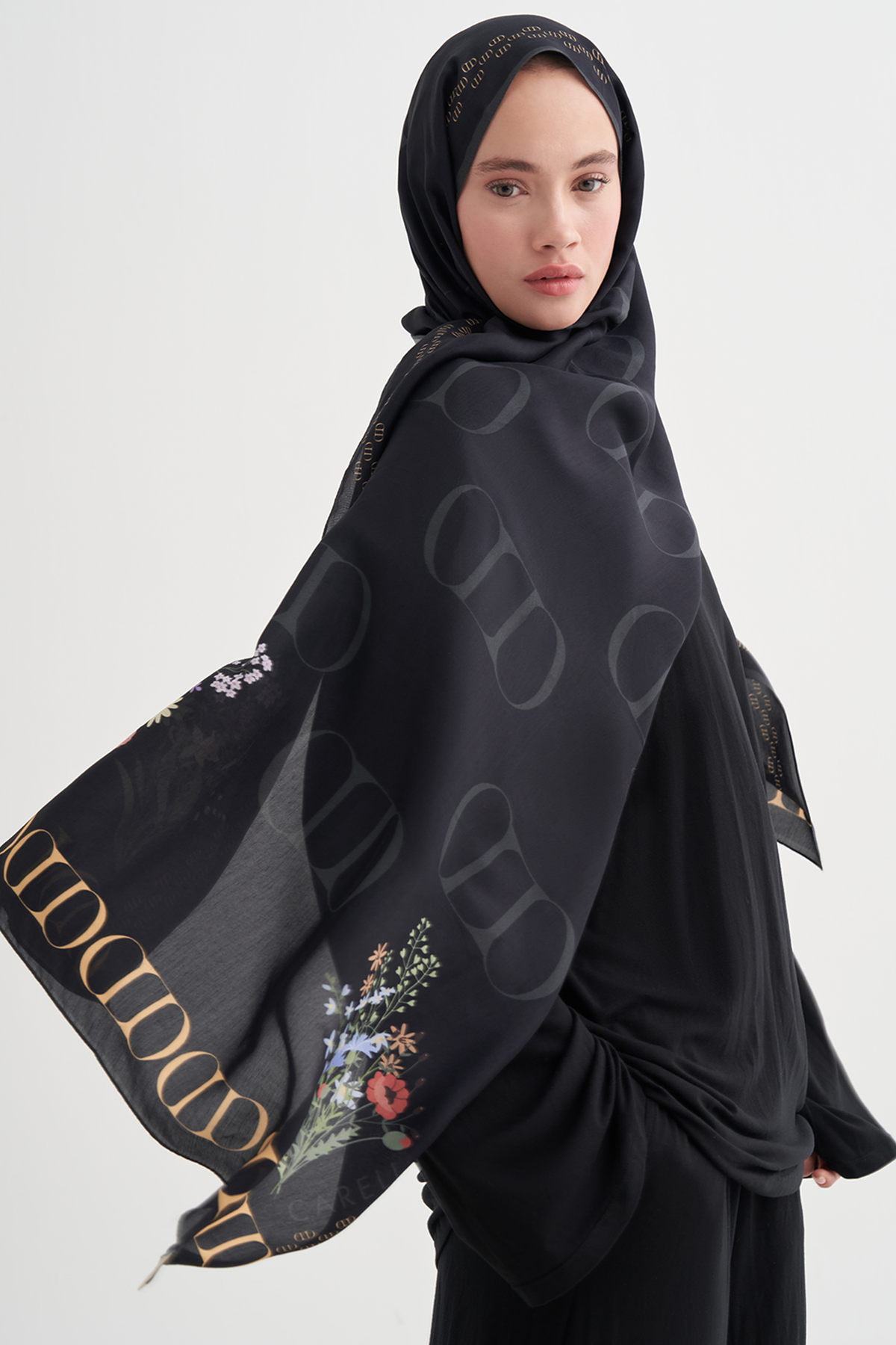 Elegance Monogram Floş Şal Siyah