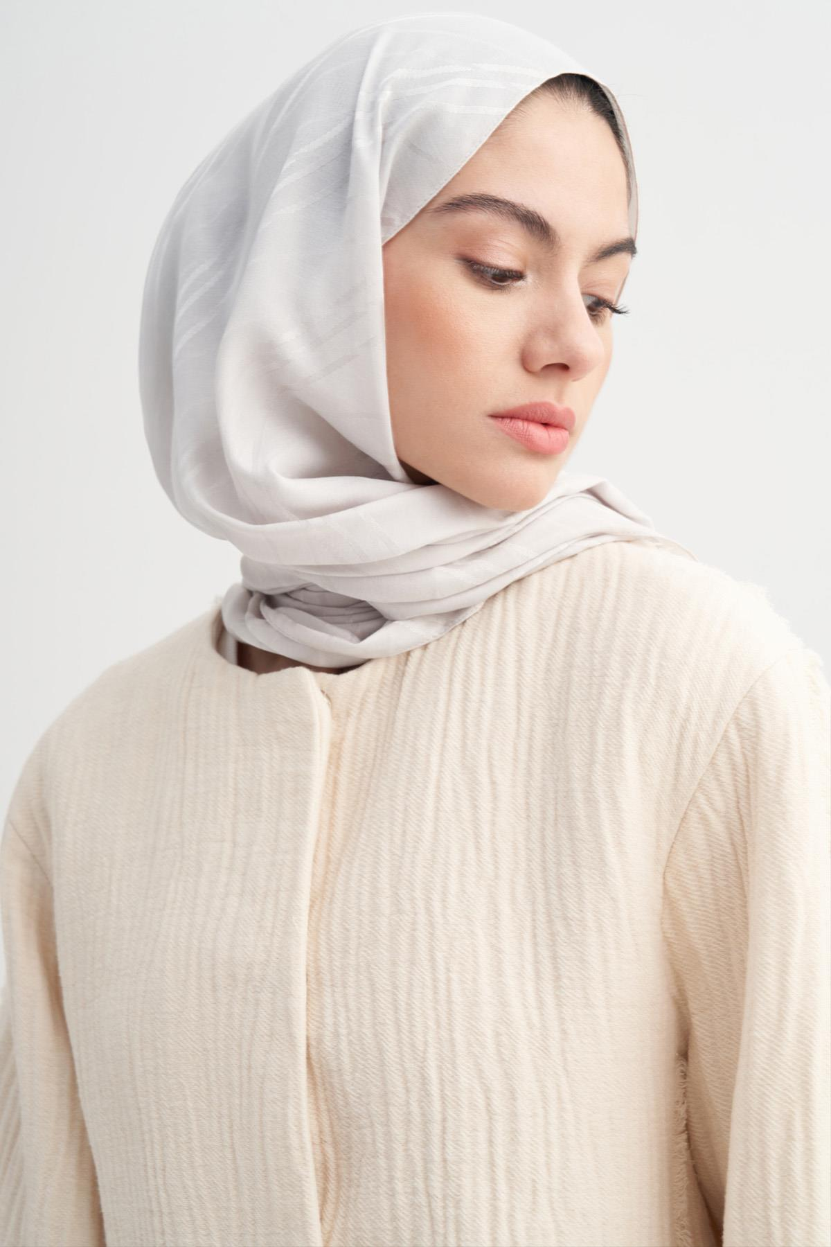 Simetrik Jakar  İtalyan İpekli Şal Gümüş