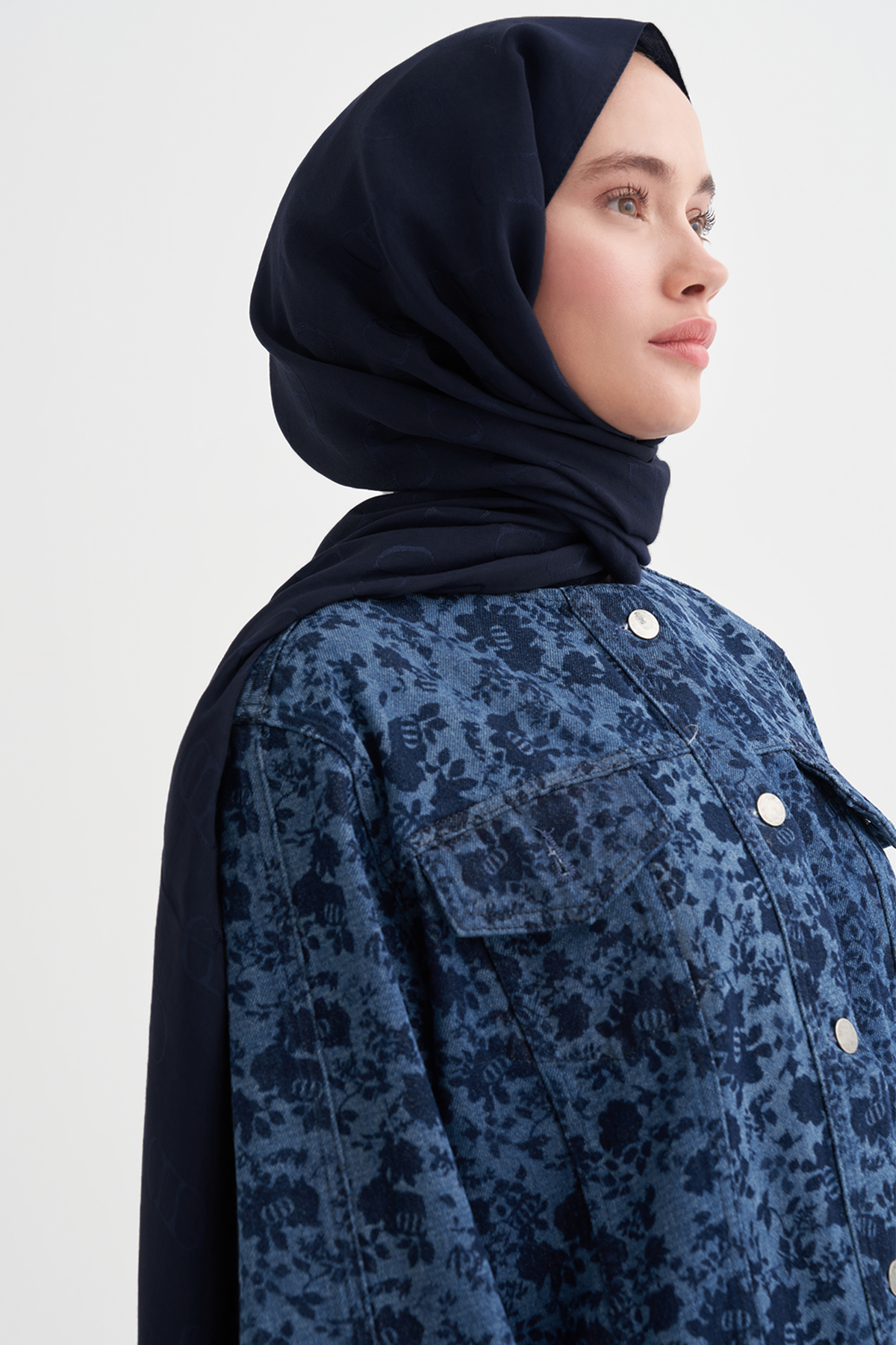 Monogram Desen Liora Pamuk Şal Koyu Lacivert
