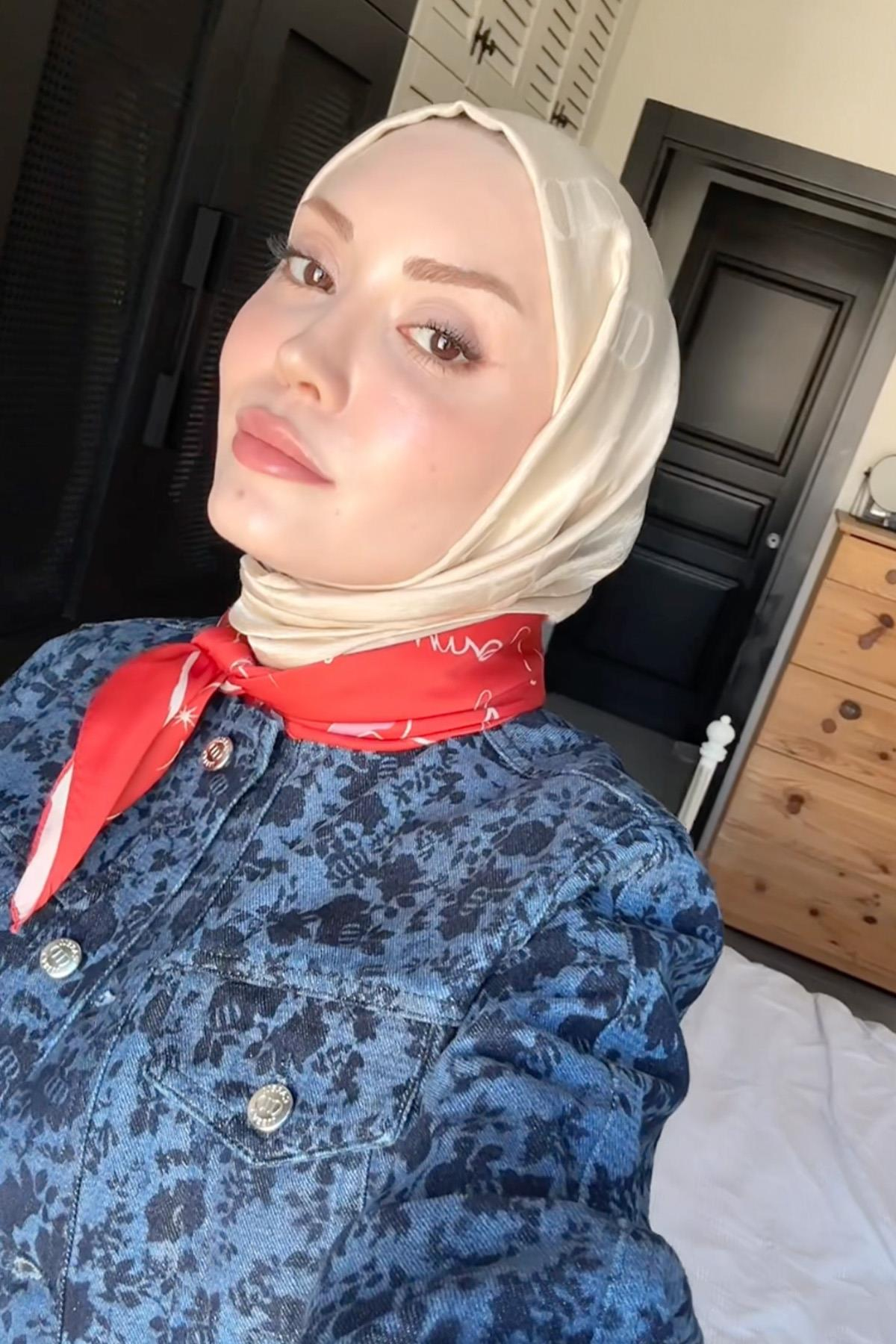 Hilal'in Tercihi Monogram Desen Liora Pamuk Şal Bej