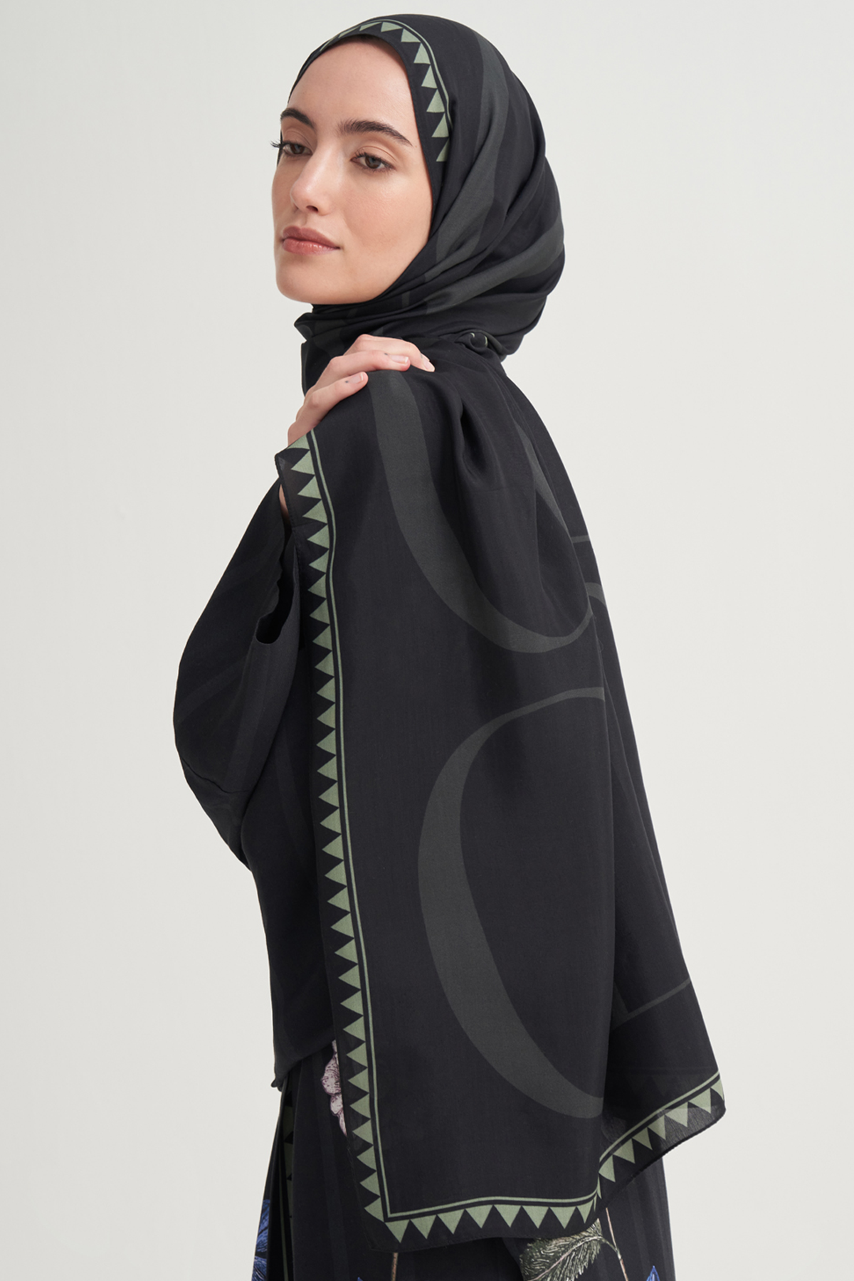 Blossra Monogram Floş Şal Siyah