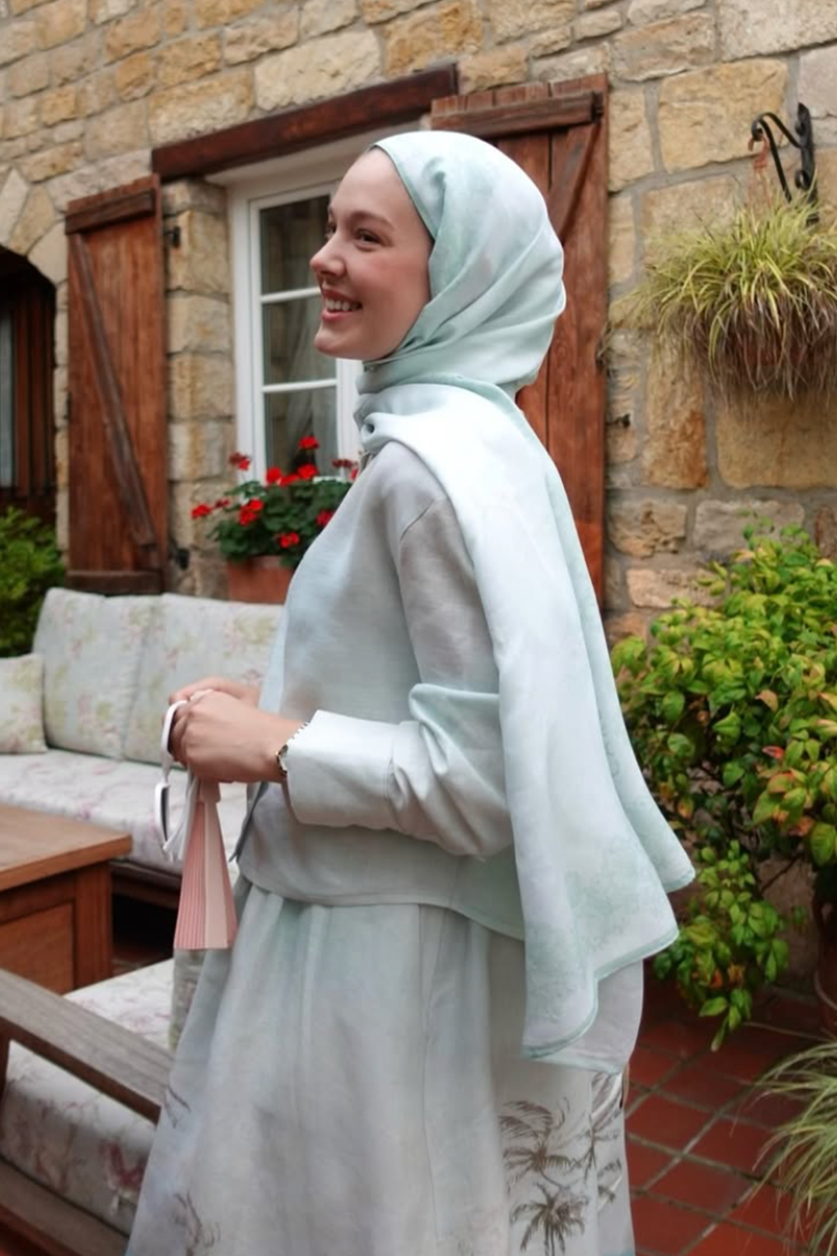 Rana'nın Tercihi Floral Çiçekli Monogram Floş Şal Su Yeşili