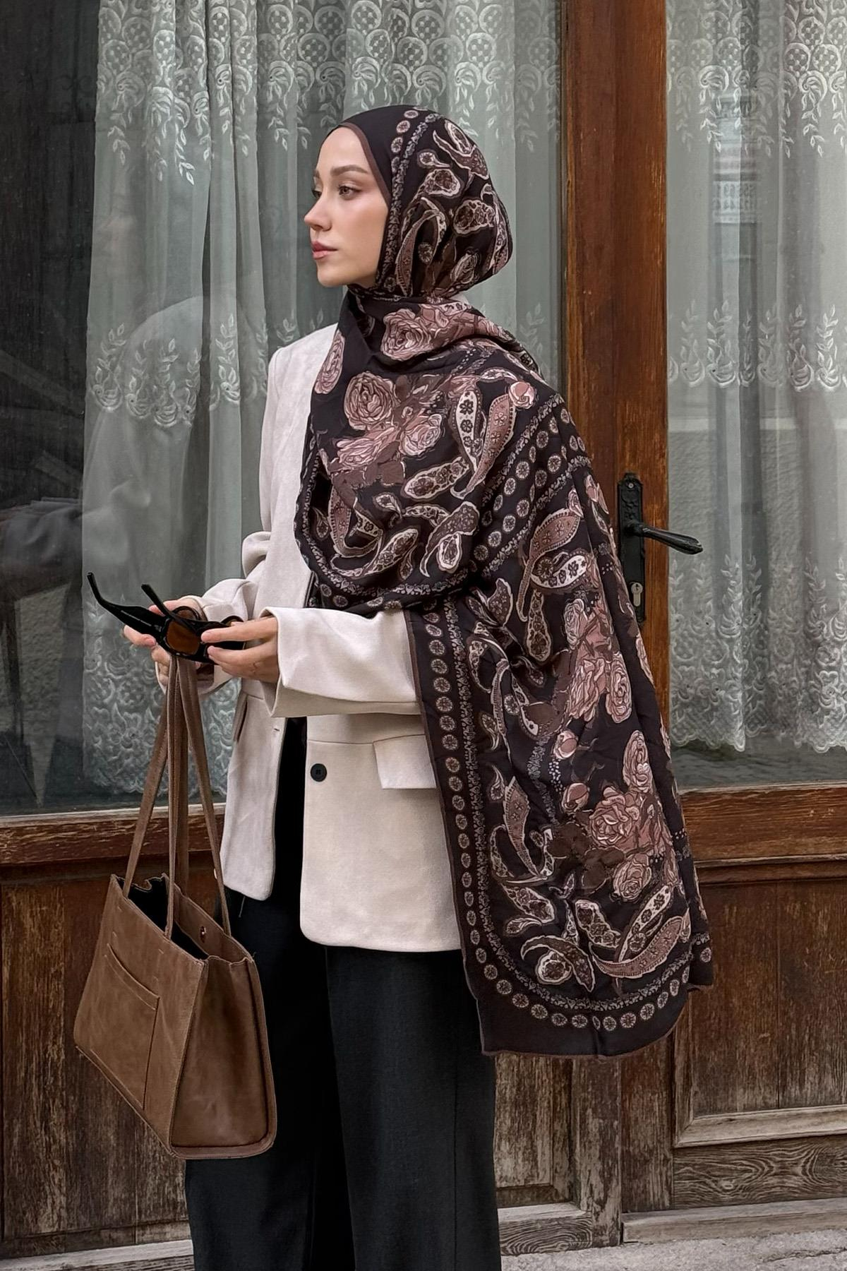 Moon Monogram Floş Şal Kahve