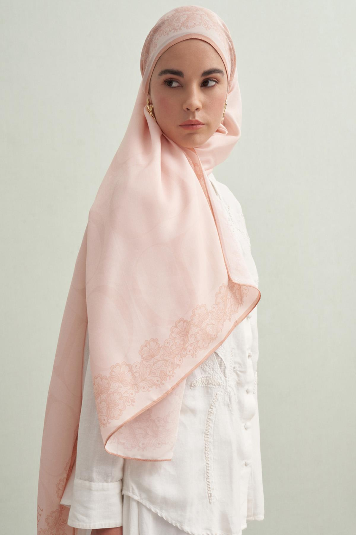 Floral Çiçekli Monogram Floş Şal Somon