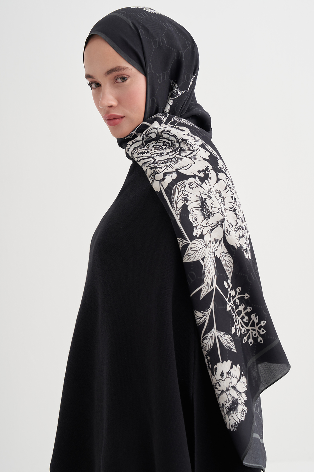 Floriva Monogram Floş Şal Siyah