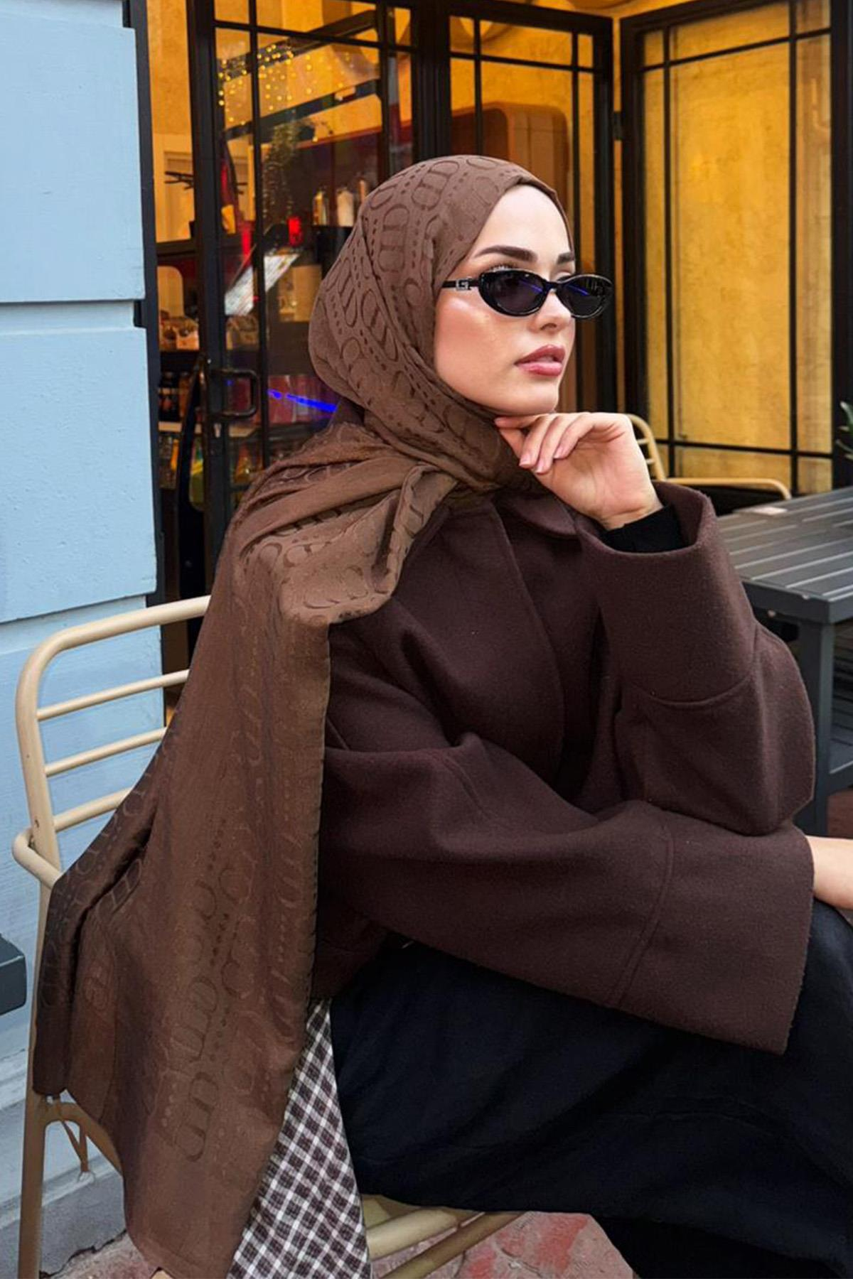 Kübra Koç'un Tercihi Luxe Desen Liora Pamuk Şal Toprak