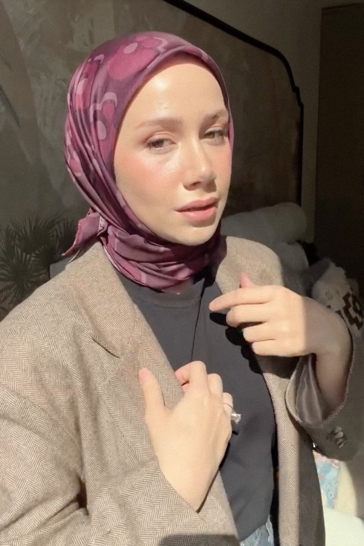 Feyza Hakyemez'in Tercihi Elori Soft Eşarp Bordo