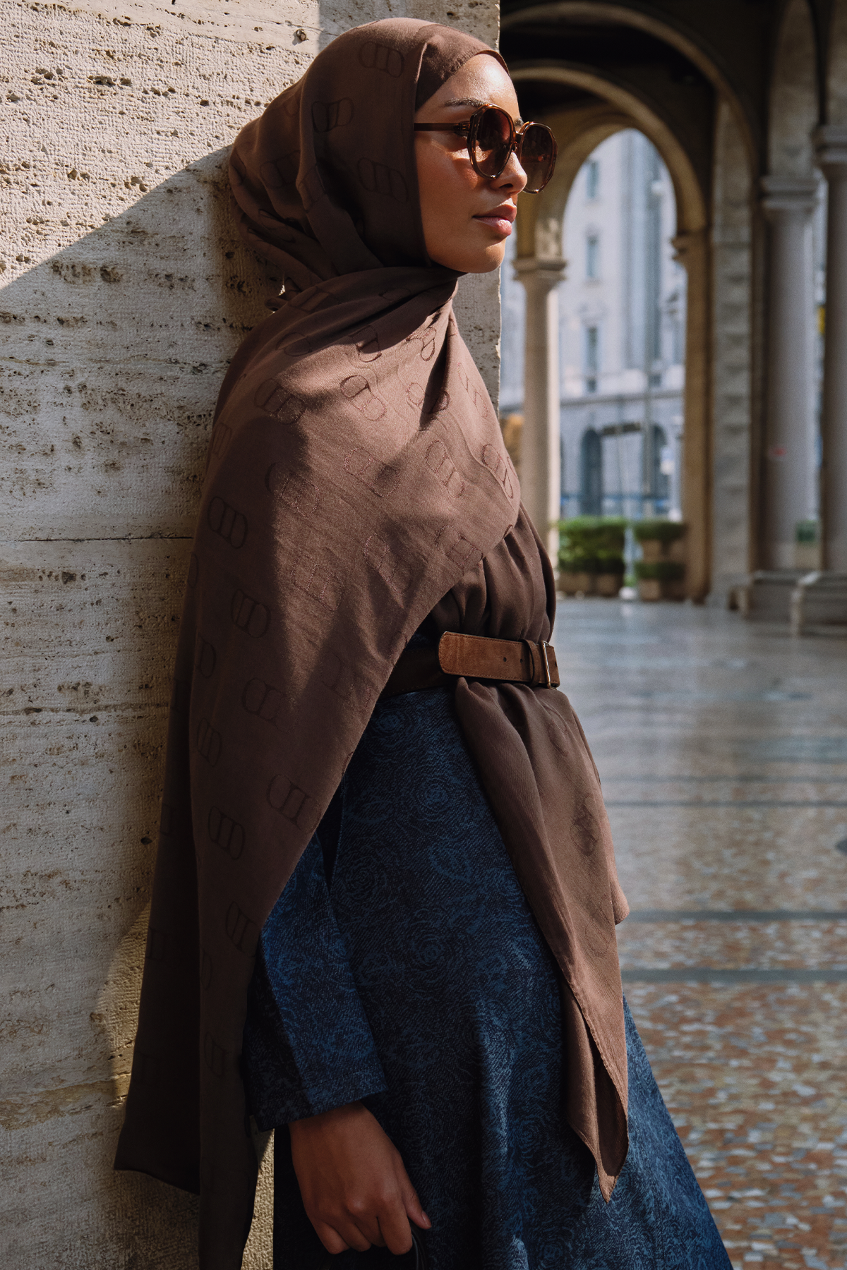 Monogram Desen Liora Pamuk Şal Sütlü Kahve