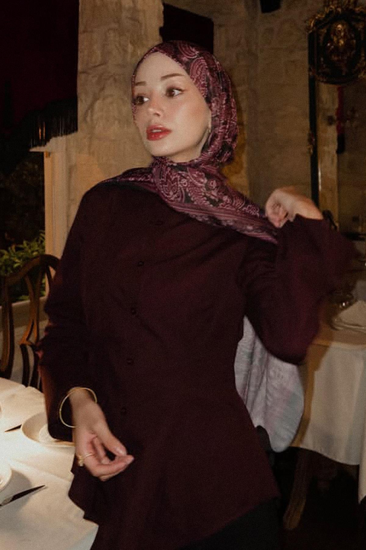 Şuranur Bilgin'in Tercihi Etnik Kızıl Nilla Pamuklu Şal