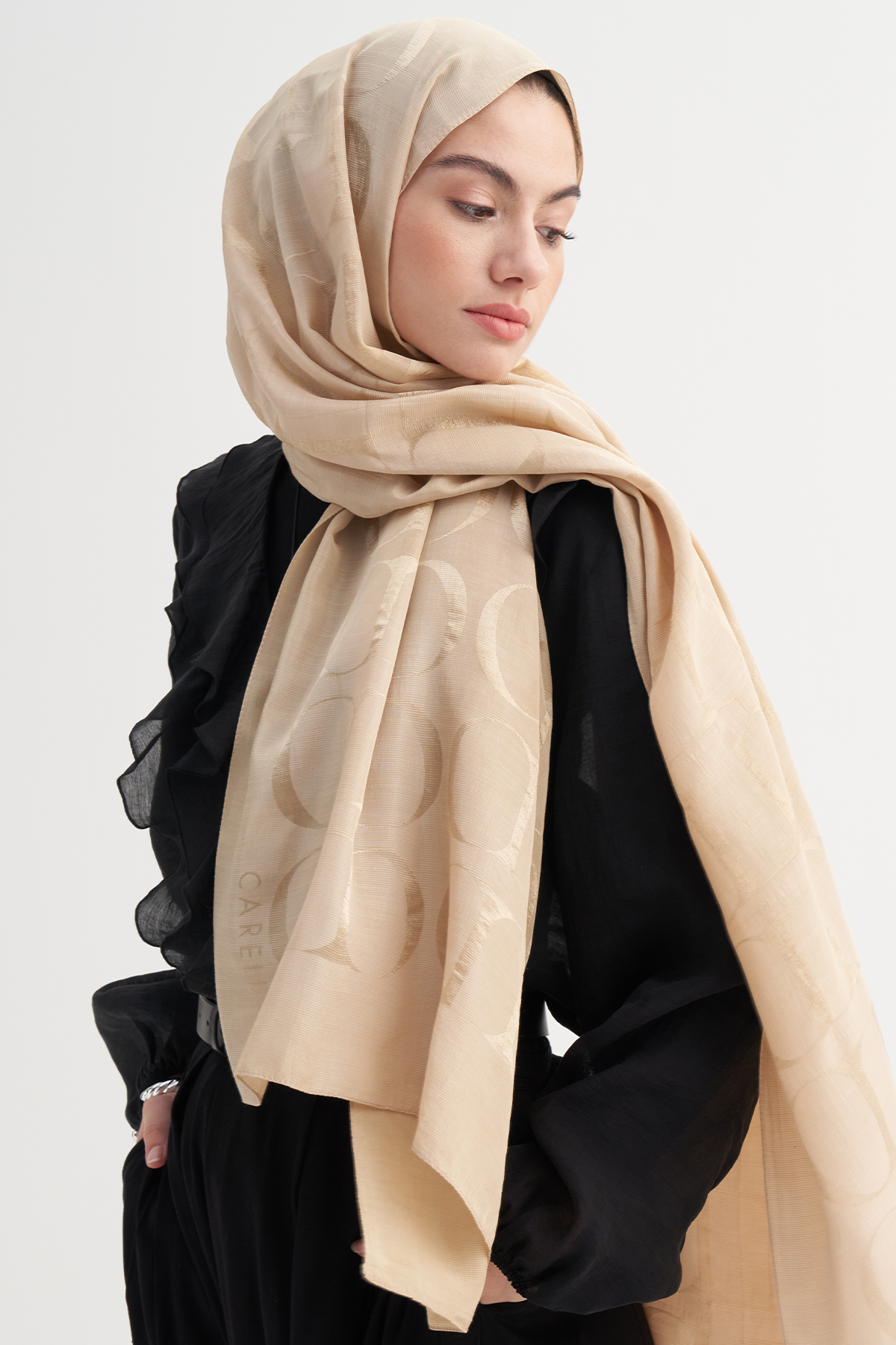 Monogram Desen Rina Floş Jakar Şal Bej