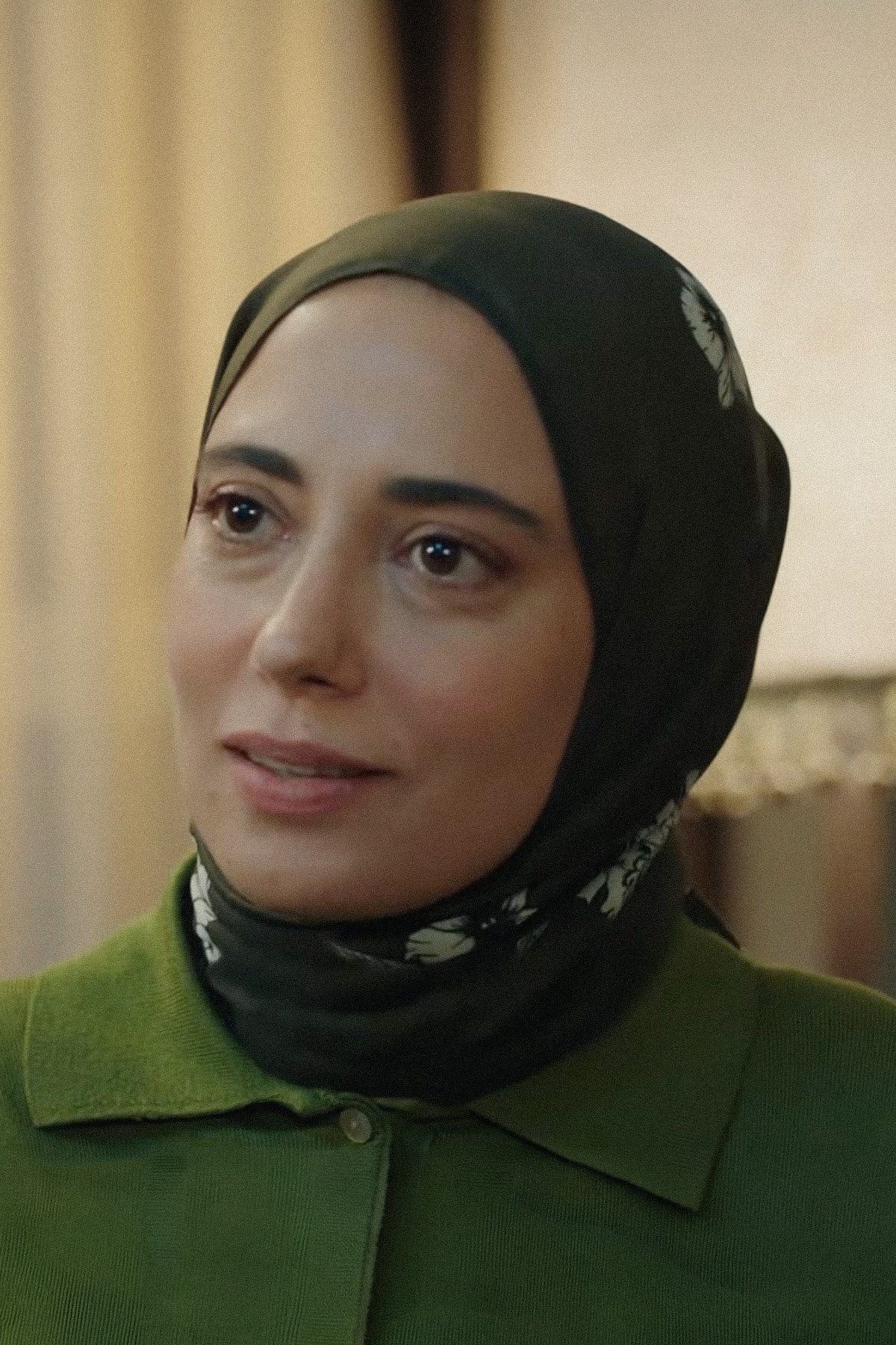 Kızılcık Şerbeti Nursema'nın Tercihi Floriva Monogram Floş Şal Haki