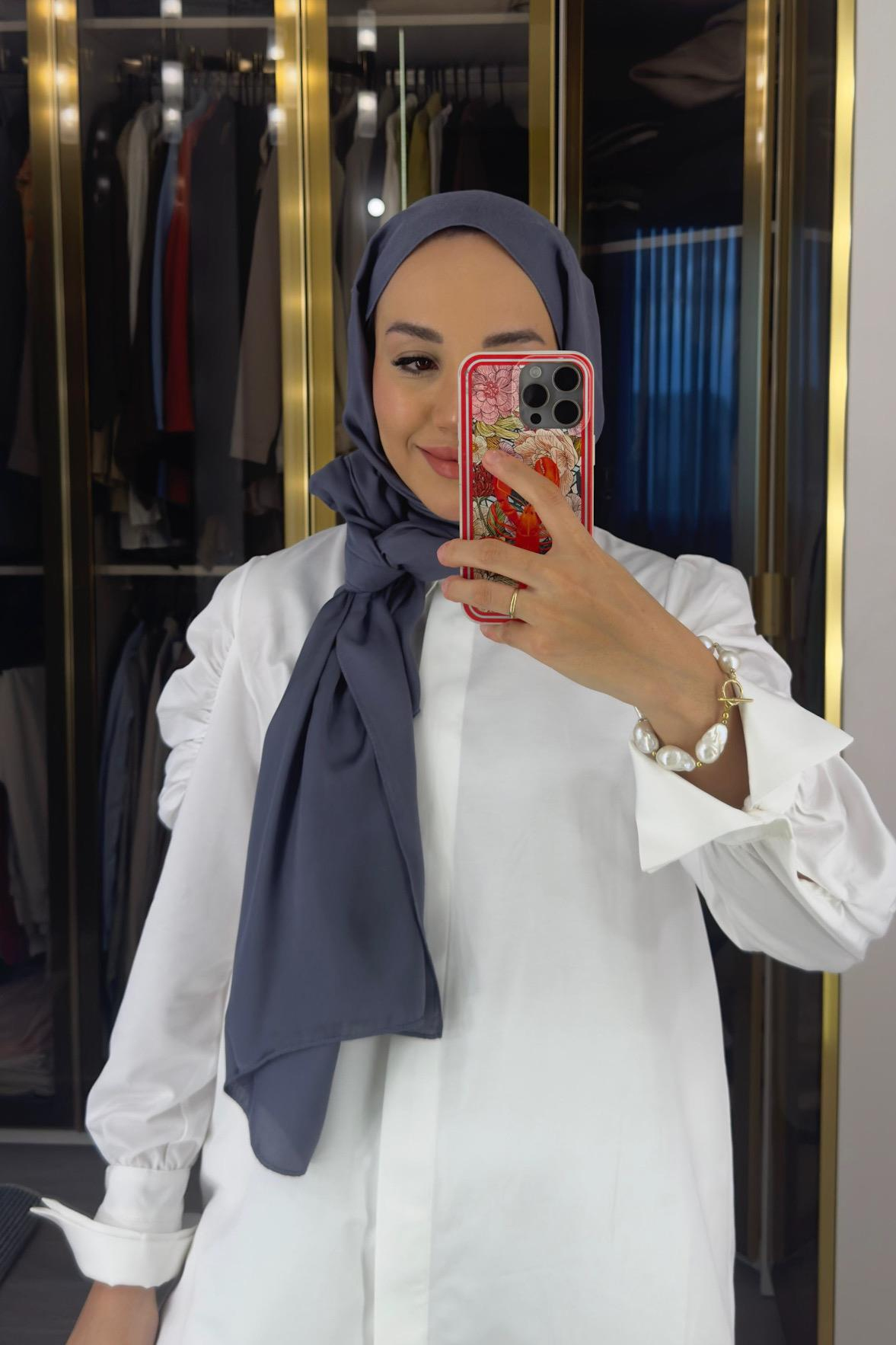 Betül Duman'ın Tercihi Şantuk Çift Taraflı  İpekli Şal Gri