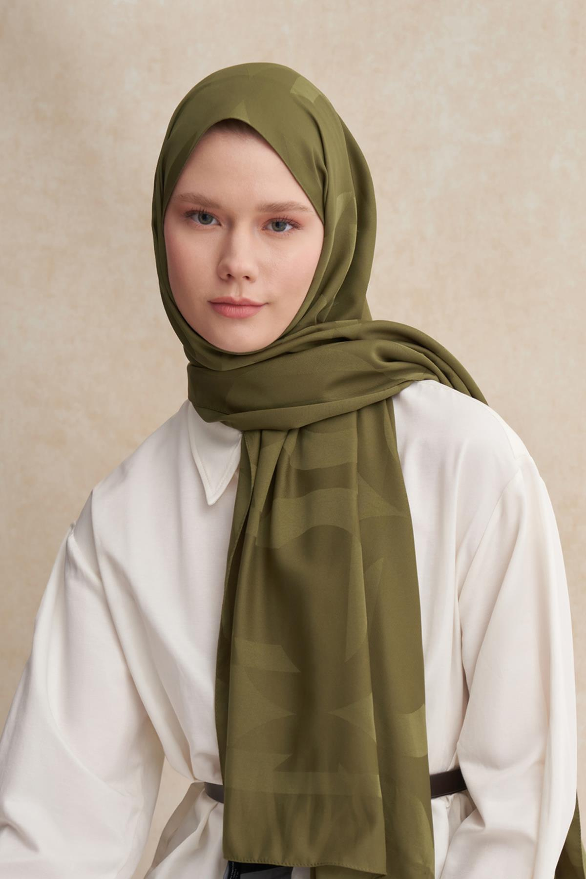 C Desen Monogram Pamuk İpek Şal Zeytin Yeşili