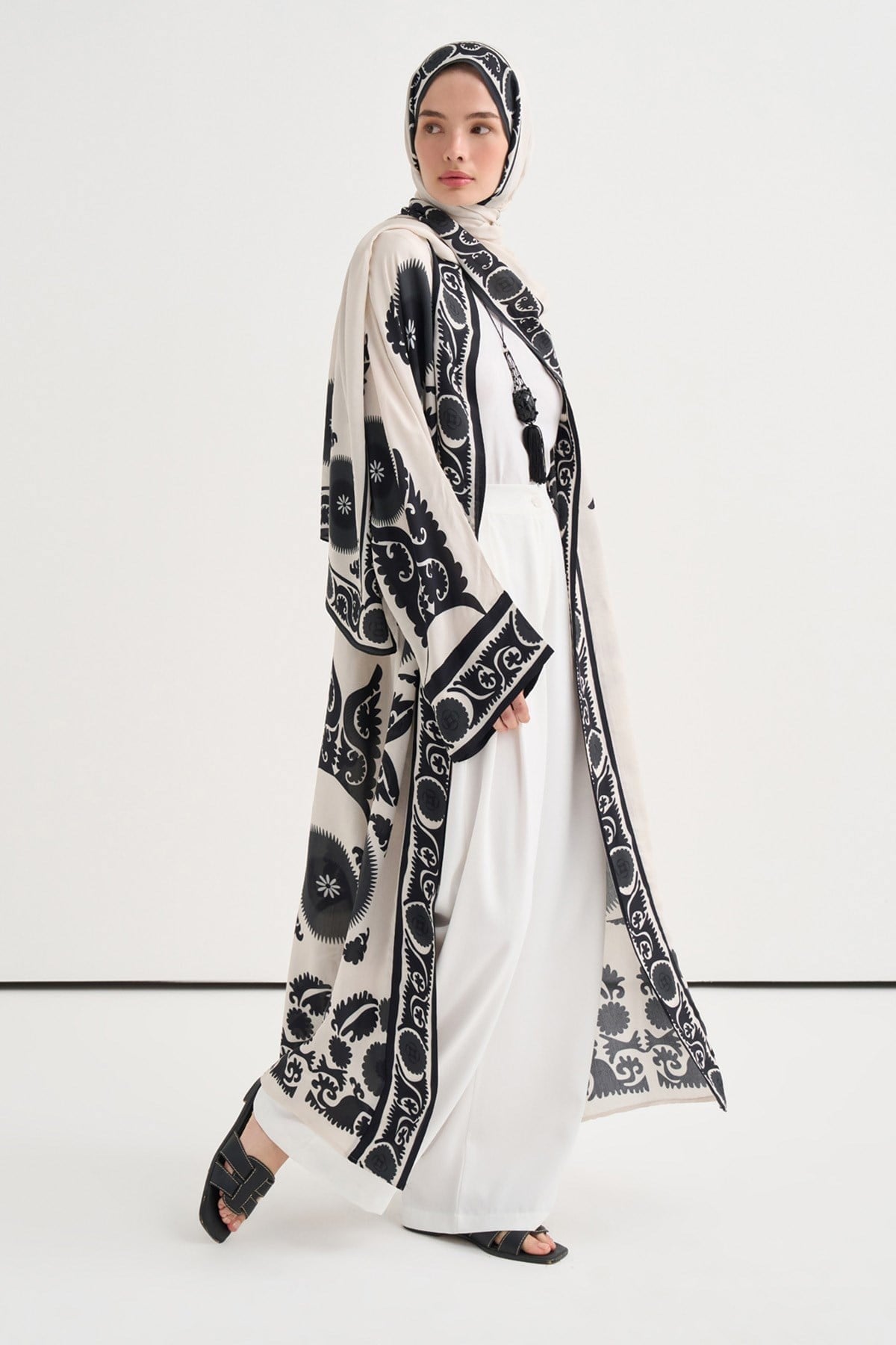 Selene Floş Abaya Siyah
