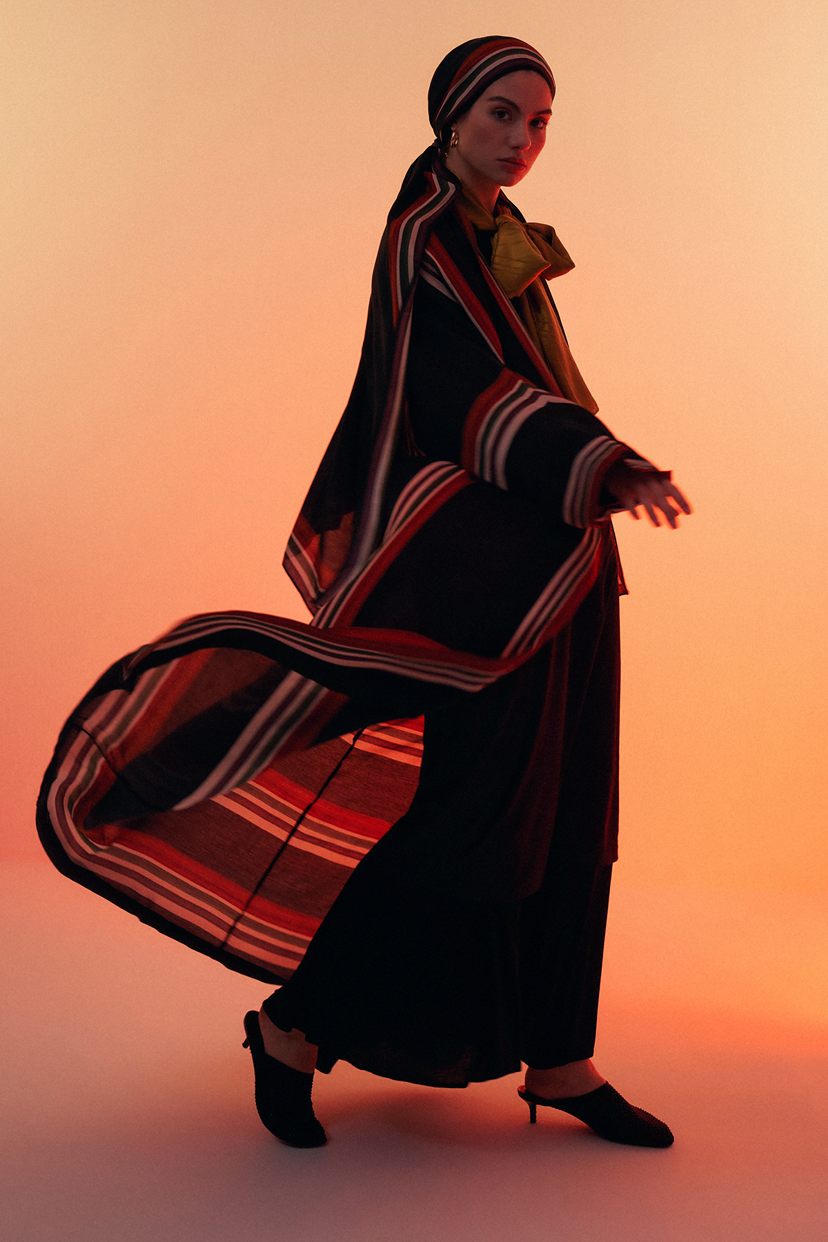 Mina İncira Viskon Abaya Siyah