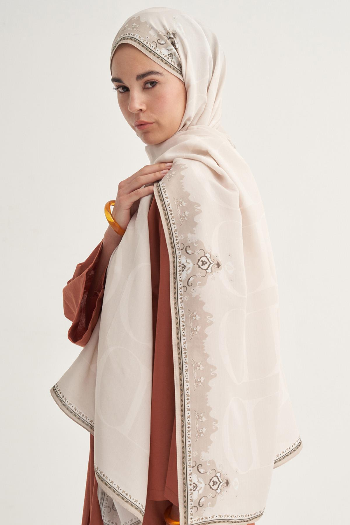 Luxe Çiçekli Monogram Floş Şal Bej