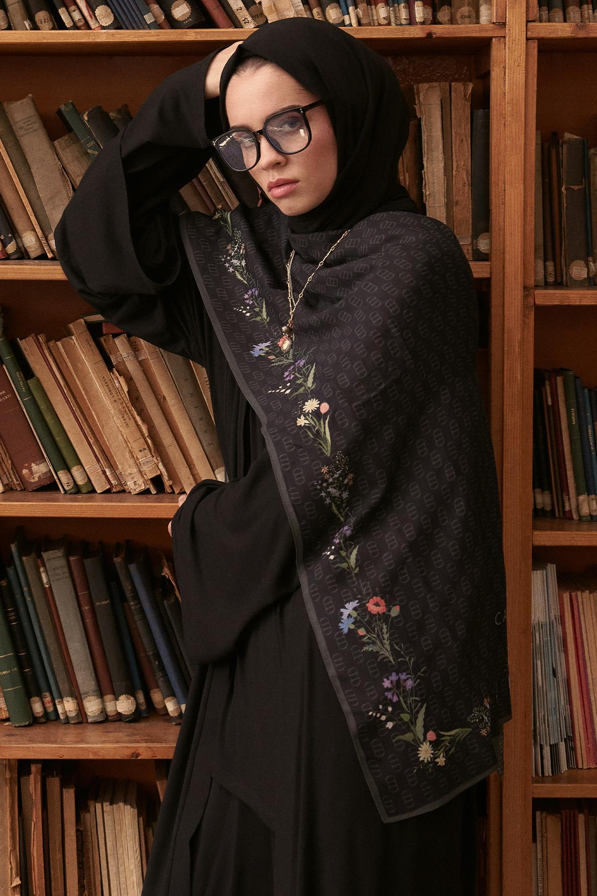 Buket Monogram Floş Şal Siyah