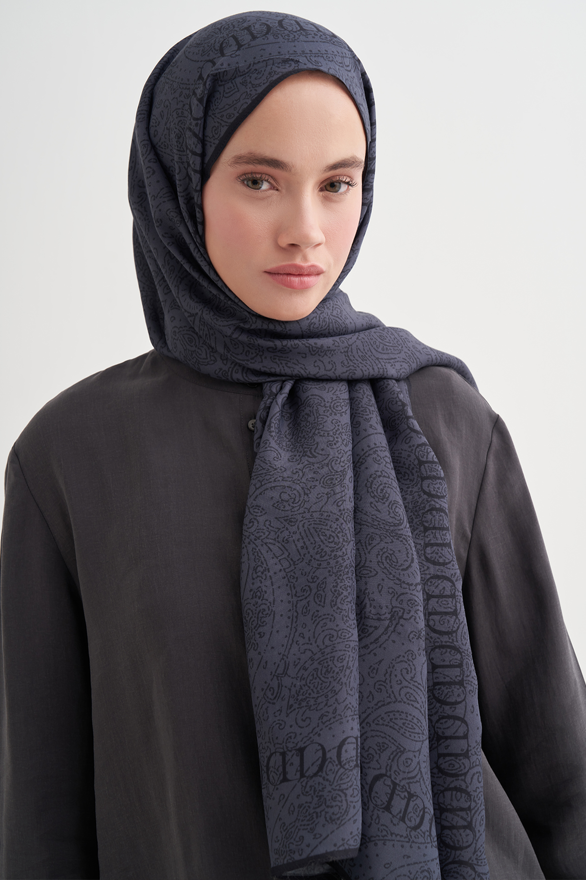 Elenora Monogram Floş Şal Füme