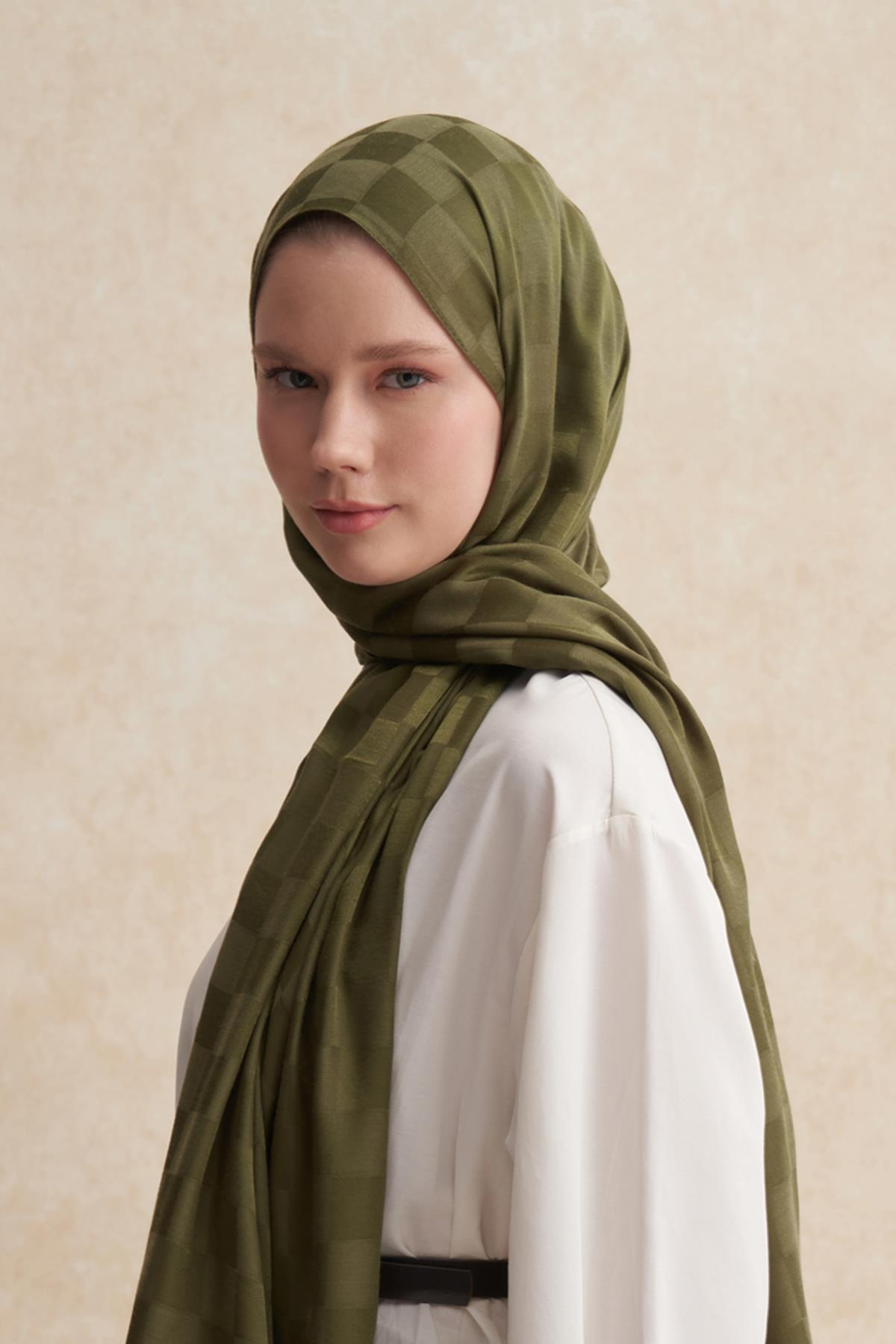 Dama Jakar İtalyan İpekli Şal Zeytin Yeşili