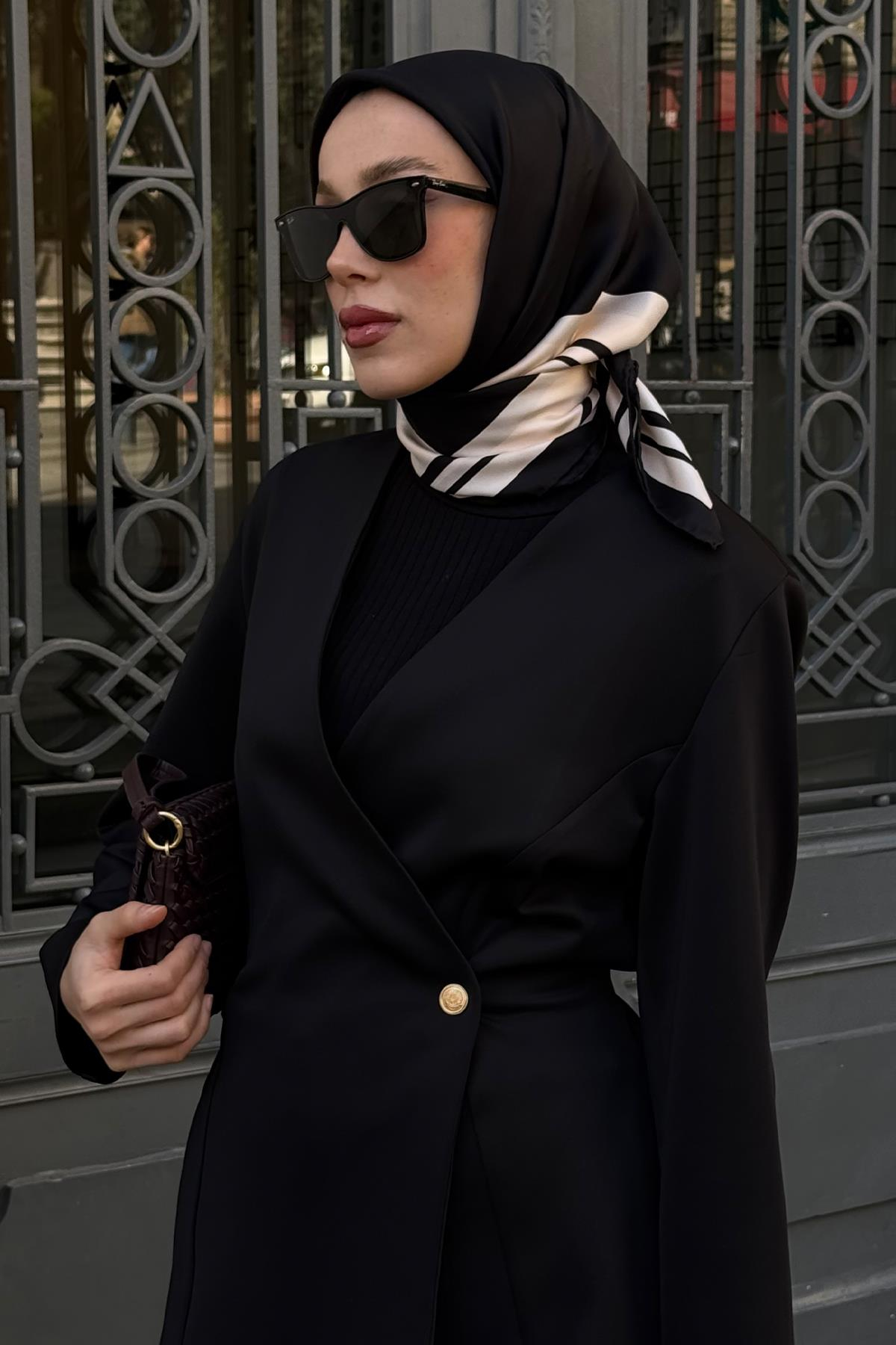 Dilek Ağır'ın Tercihi Manesa Vizon Mulbary İpek Eşarp