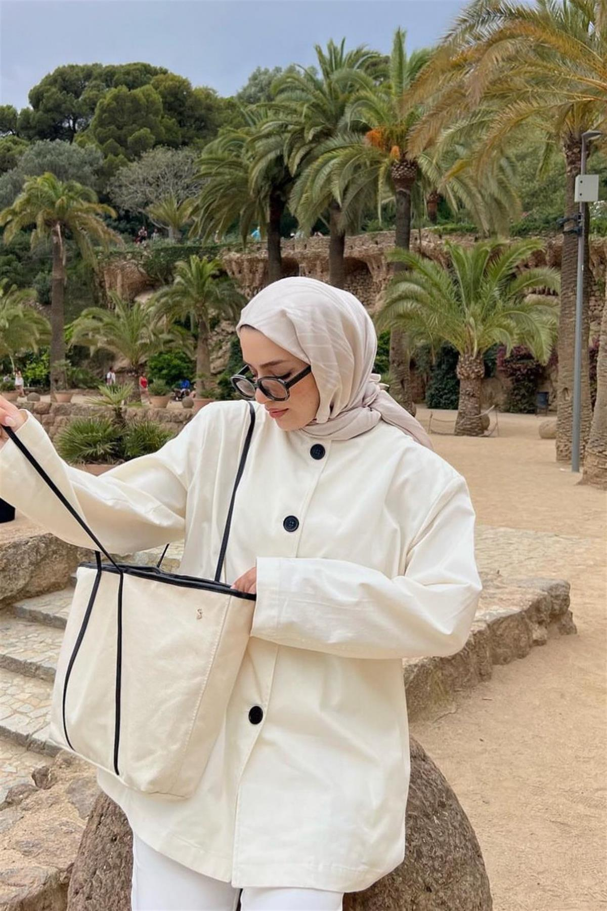 Dilek Aras'ın Tercihi Simetrik Jakar  İtalyan İpekli Şal Camel