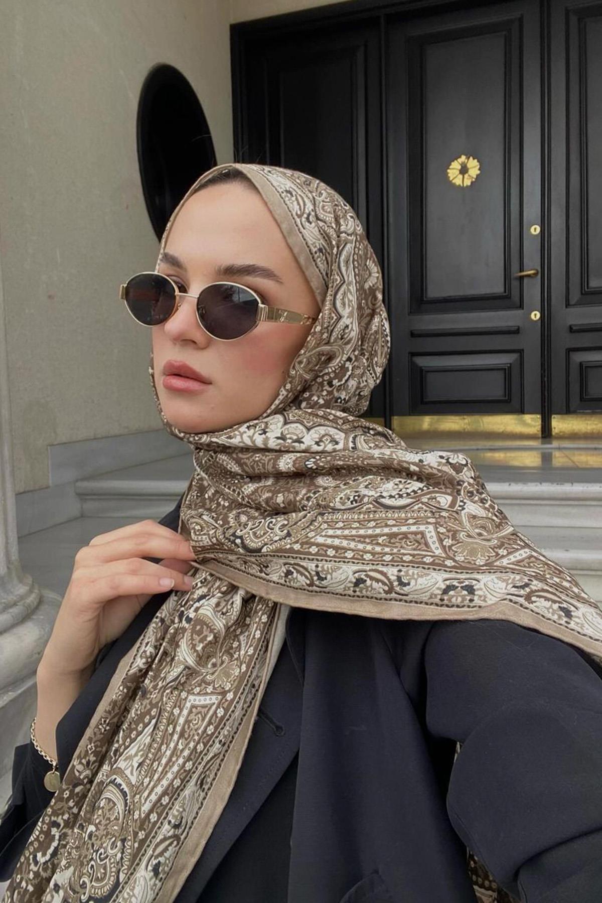 Dilek Kara'nın Tercihi Whisper Camel Comfy İpek Şal