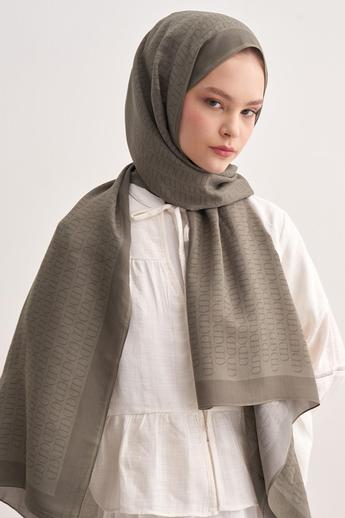 Vector Haki Monogram Floş Şal