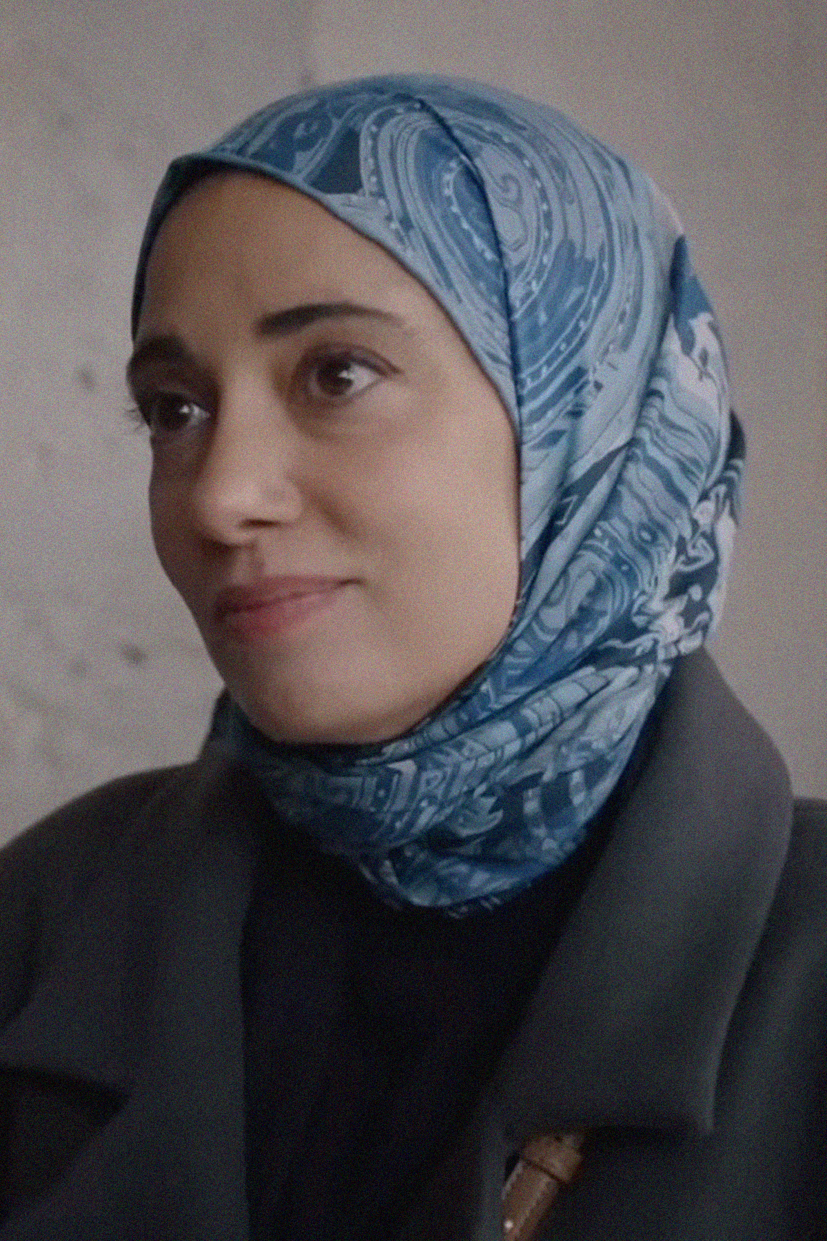 Kızılcık Şerbeti Nursema'nın Tercihi Navy Nightfall Comfy İpek Şal