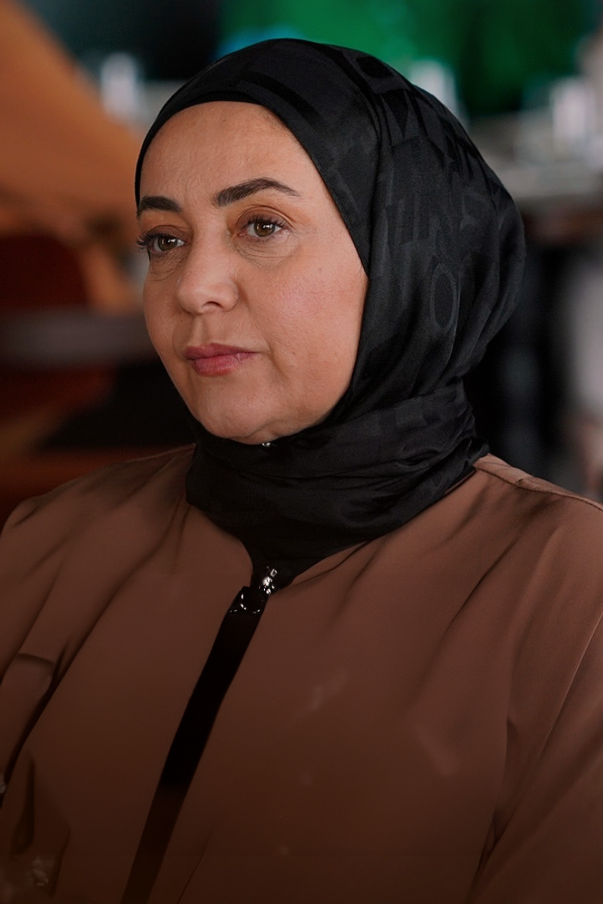 Kızılcık Şerbeti Pembe'nin Tercihi Yazı Desen Jakar İtalyan İpekli Şal Siyah