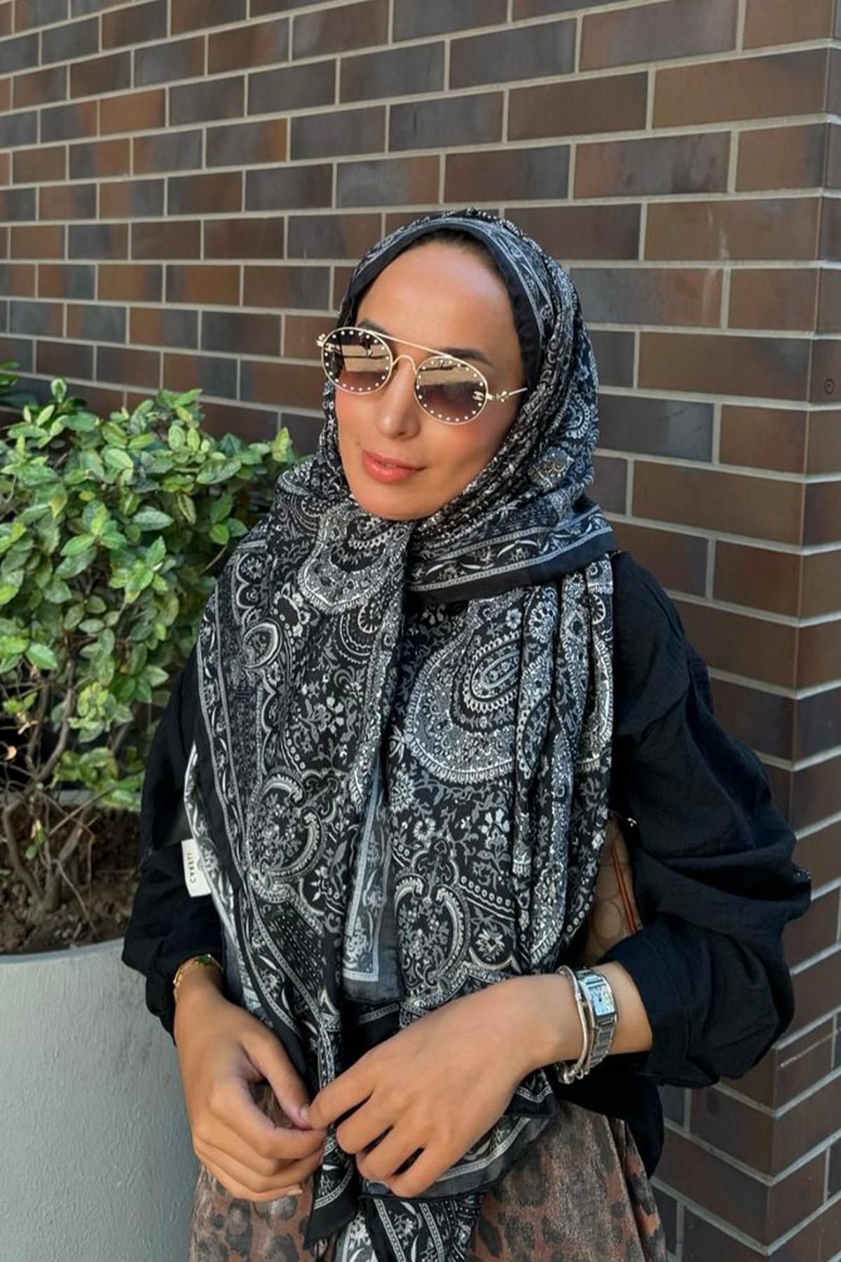 Seda Demir'in Tercihi Ethnich Siyah Comfy İpek Şal