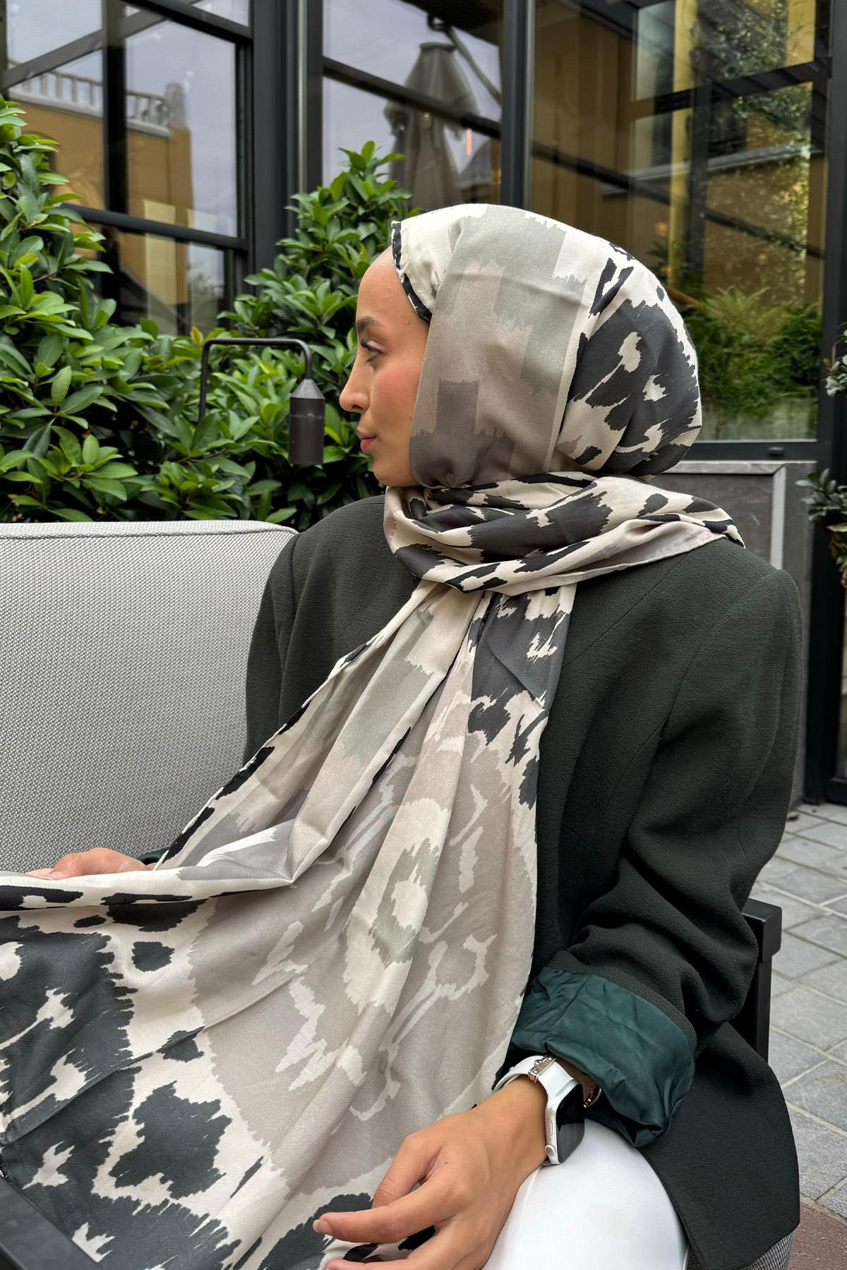 Seda Demir'in Tercihi Silver Mist Comfy İpek Şal