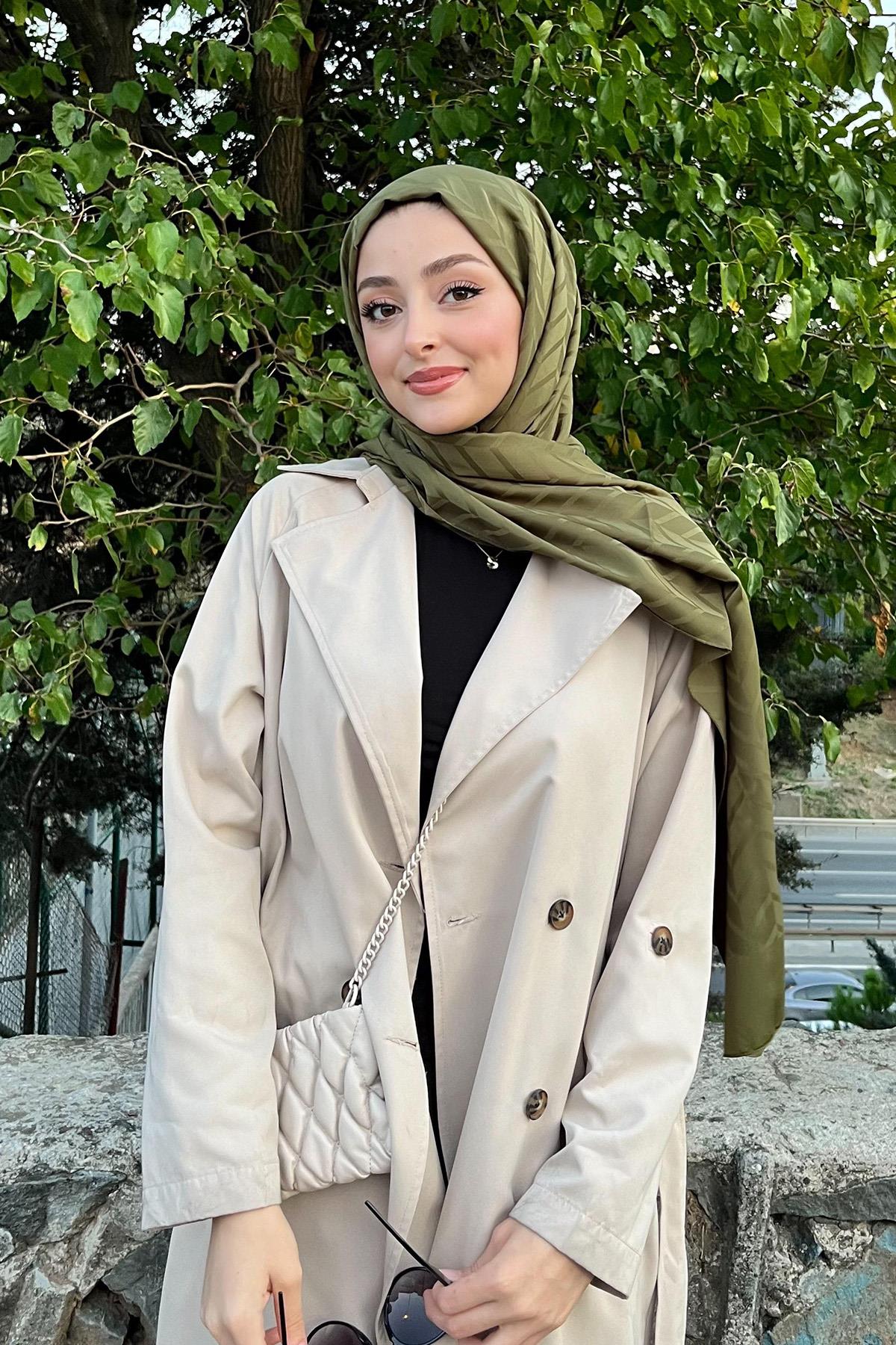 Semanur Tekeş'in Tercihi Baklava Desen Pamuk İpek Şal Zeytin Yeşili