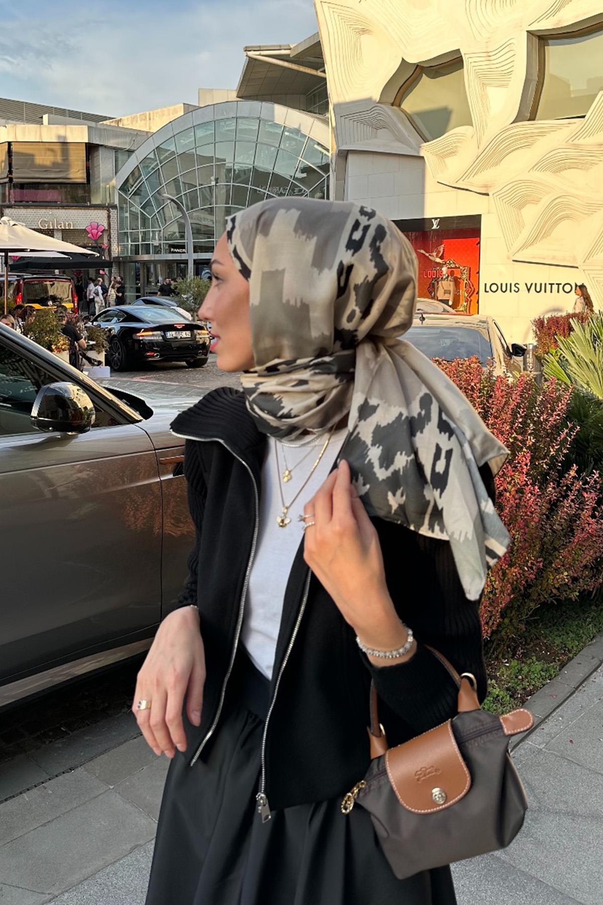 Sena Ürek'in Tercihi Silver Mist Comfy İpek Şal