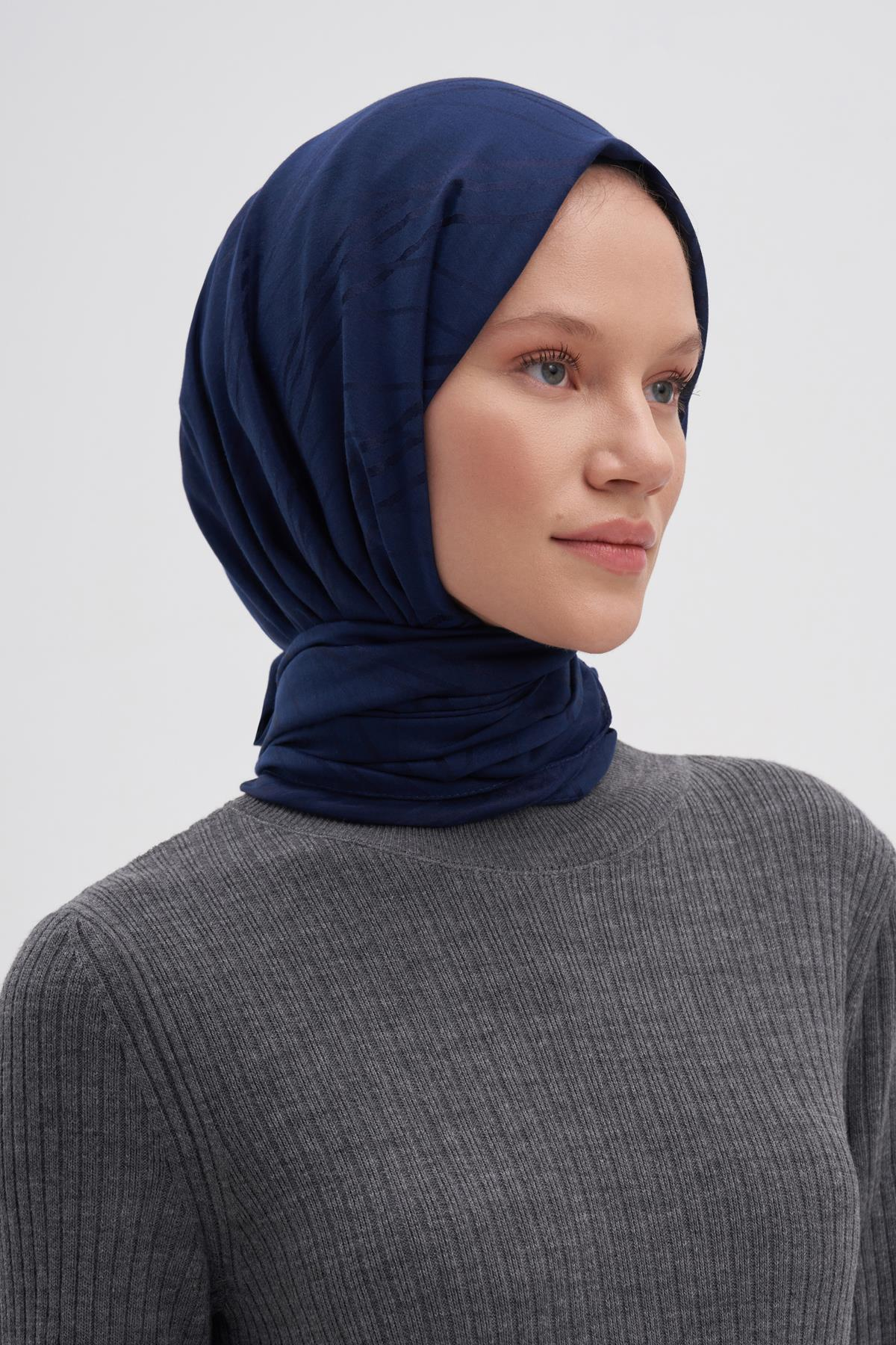 Simetrik Jakar İtalyan İpekli Şal Koyu Lacivert