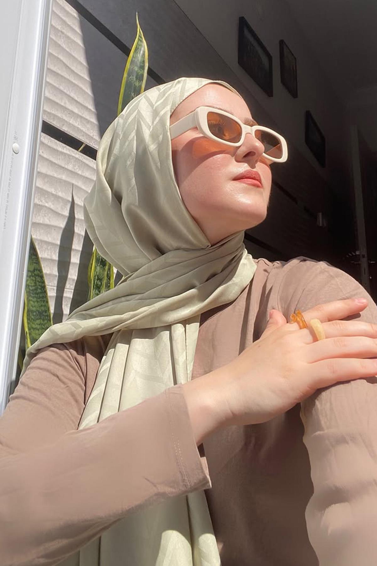 Solmaz Aydoğan'ın Tercihi Baklava Desen Pamuk İpek Şal Soft Yeşil