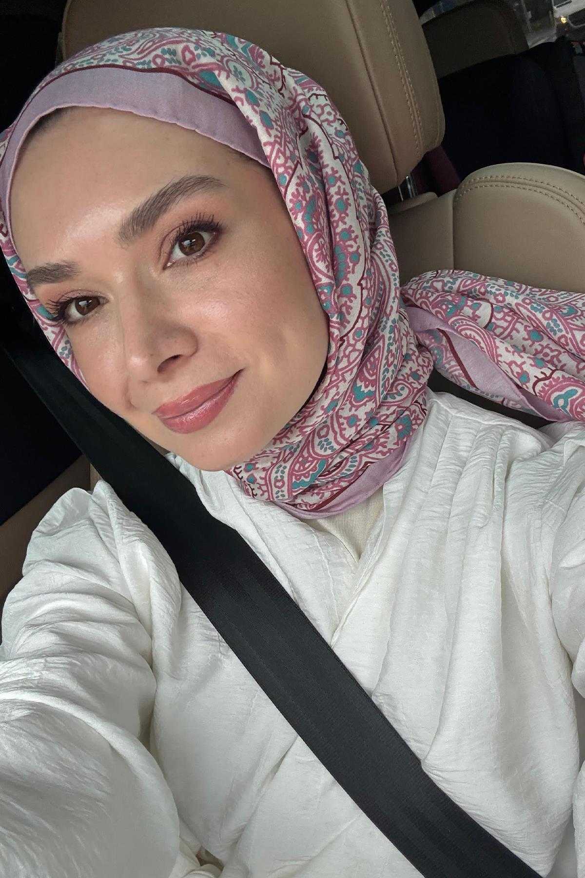 Şüheda'nın Terchi Sky Pembe Early İpek Şal