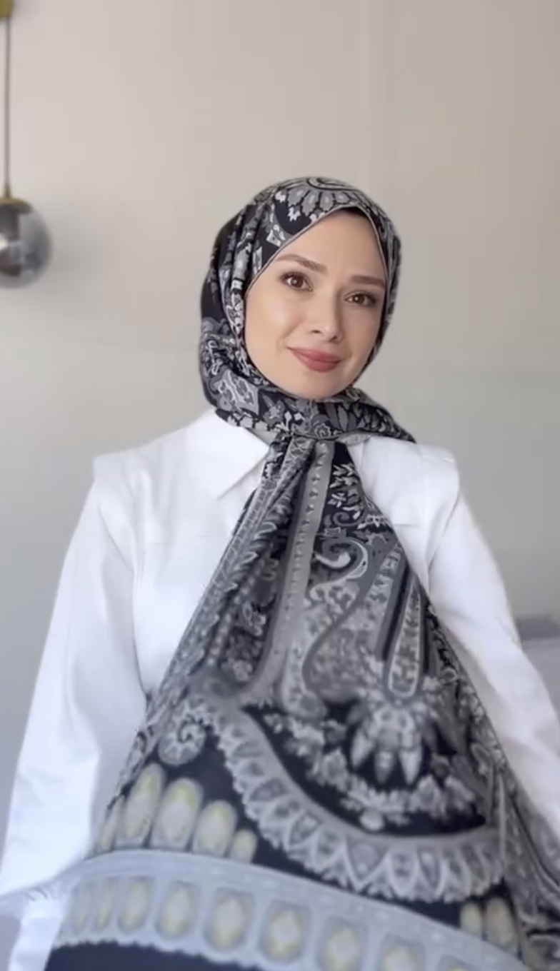 Şüheda'nın Tercihi Bohemian Siyah Comfy İpek Şal