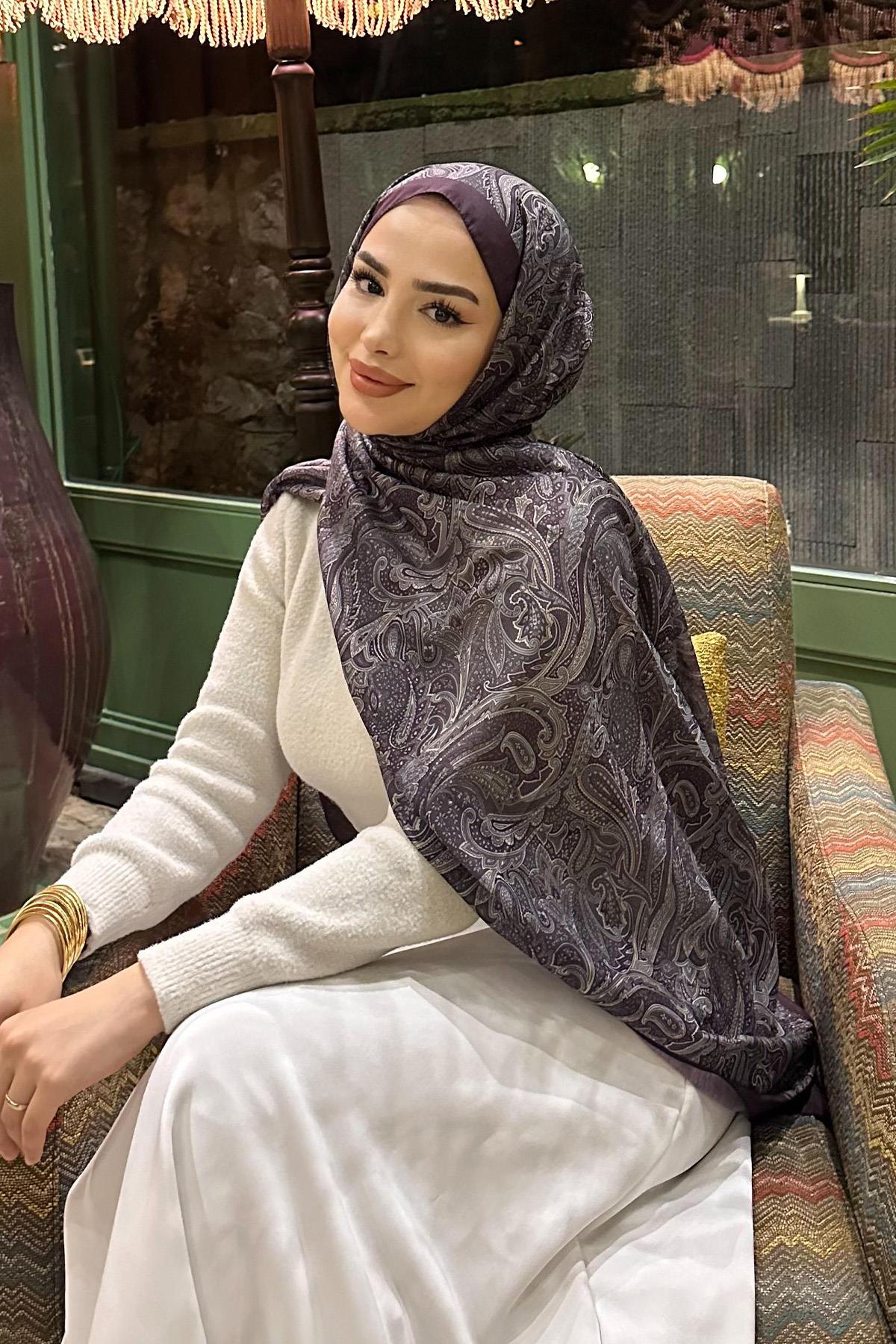 Tuğçe Kurt'un Tercihi Nilla Pamuklu Şal Shades Kızıl