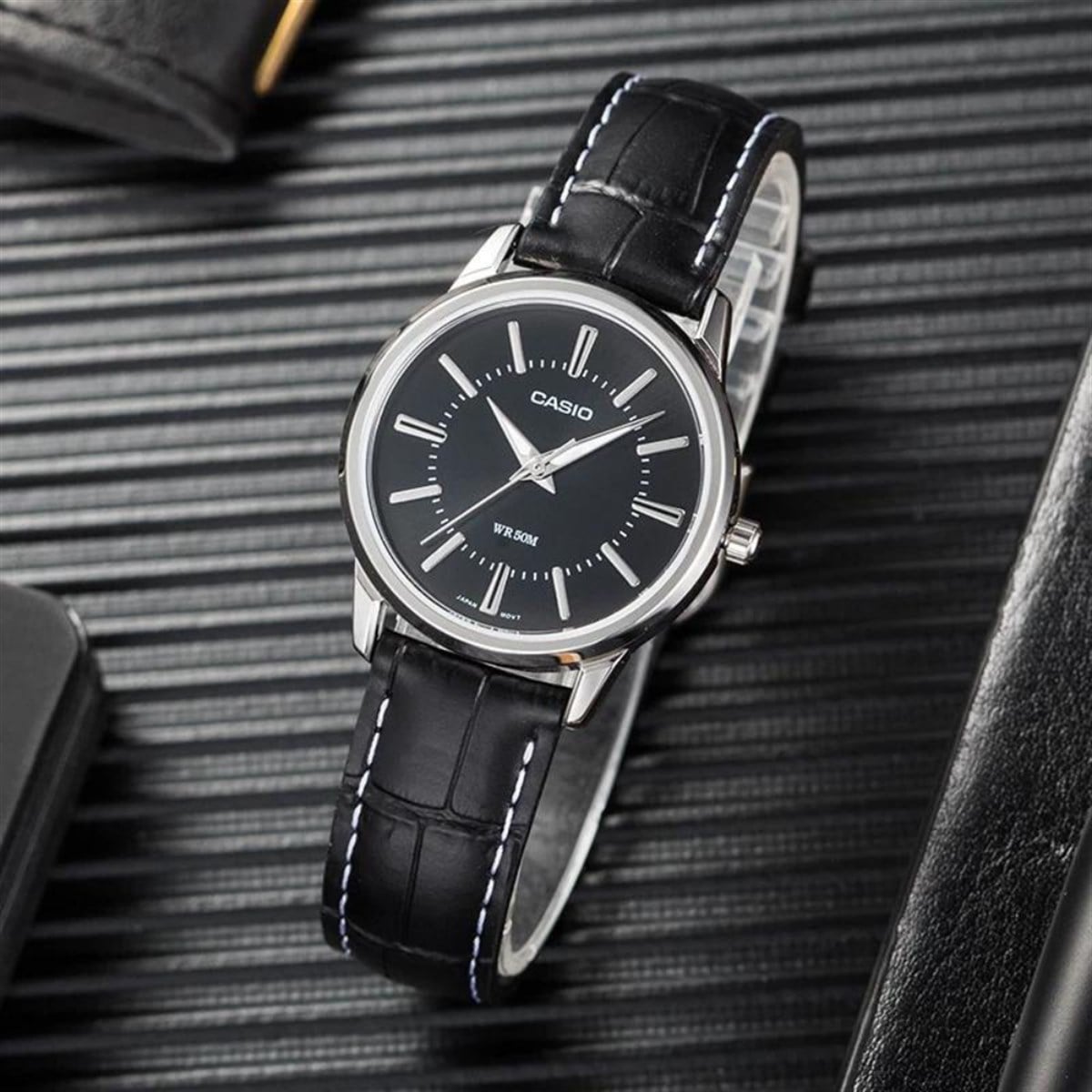 Casio LTP-1303L-1AVDF Bayan Kol Saati