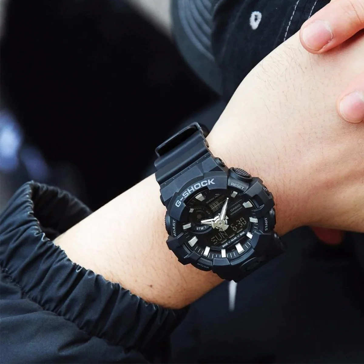 Casio G-SHOCK GA-700-1BDR Kol Saati