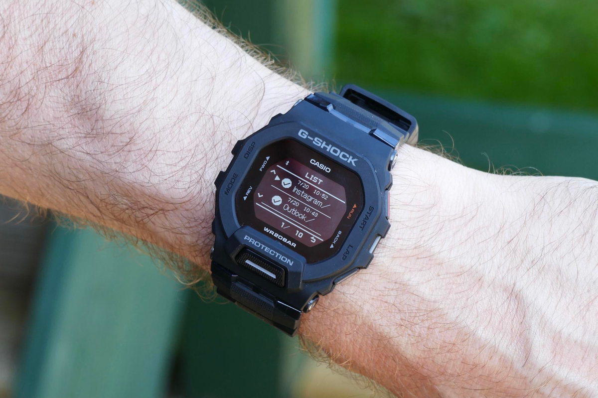 Casio G-SHOCK GBD-200UU-1DR Kol Saati