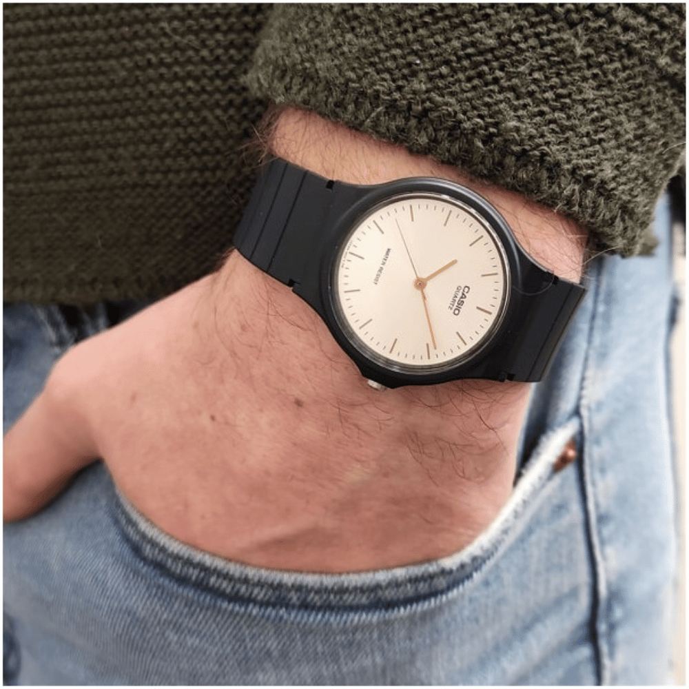 Casio MQ-24-7E2LDF Kol Saati