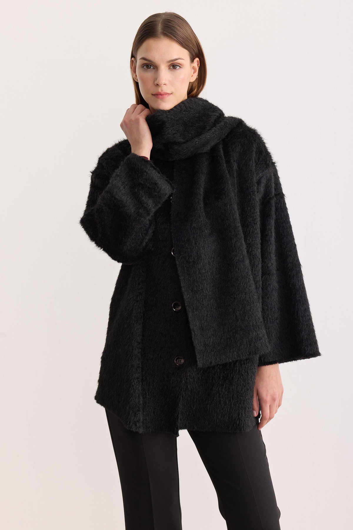 Atkılı Düğmeli Peluş Hırka Siyah