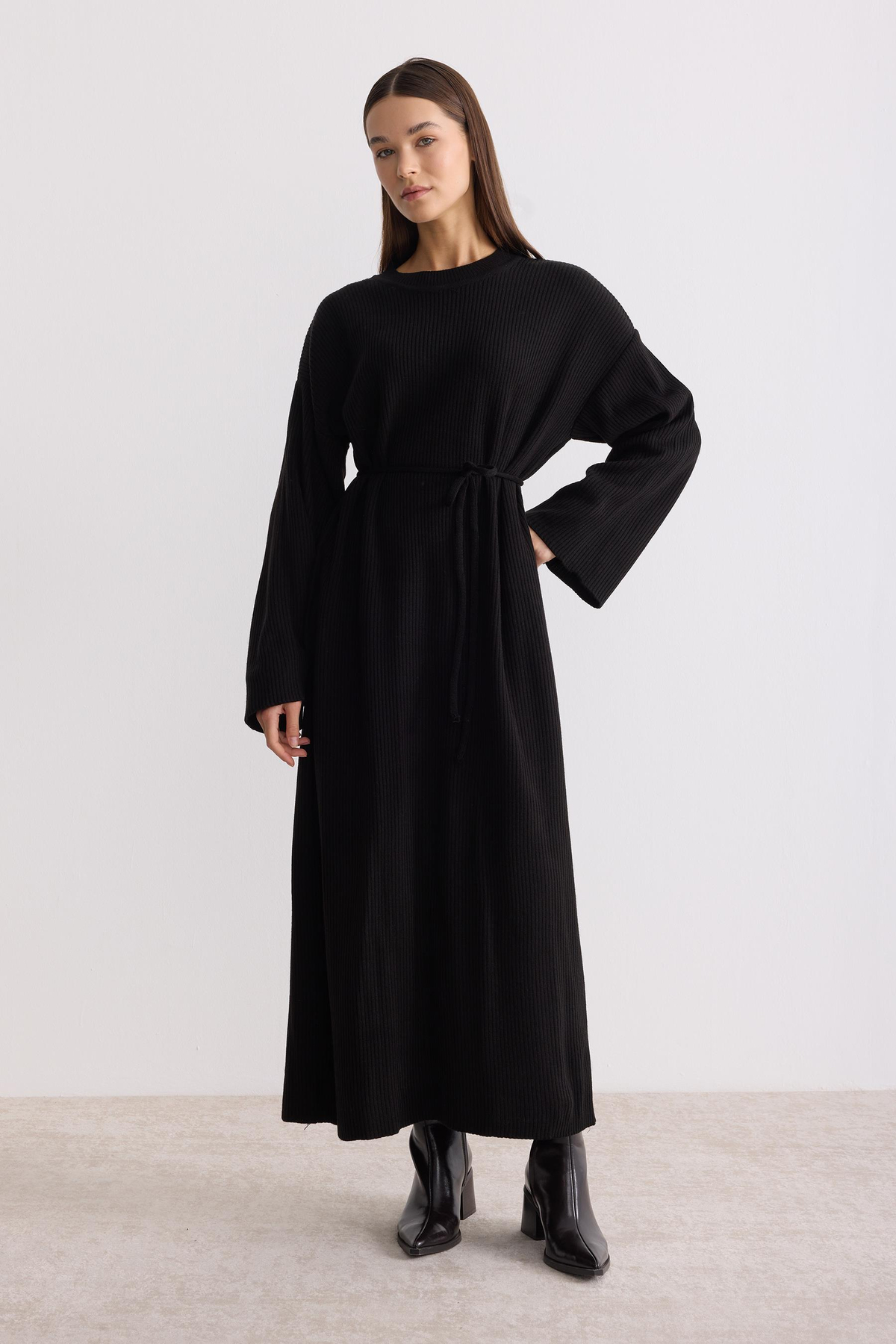 Kuşaklı Oversize Triko Elbise Siyah