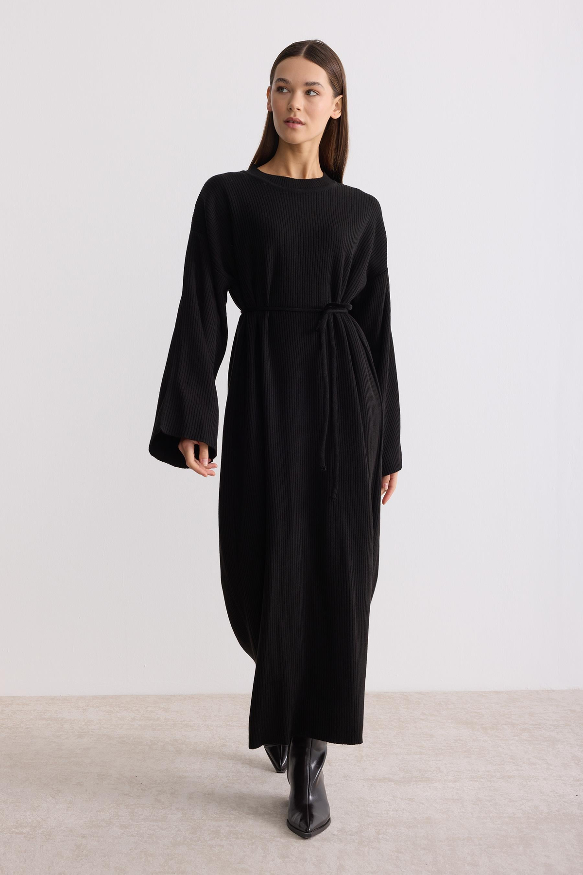 Kuşaklı Oversize Triko Elbise Siyah