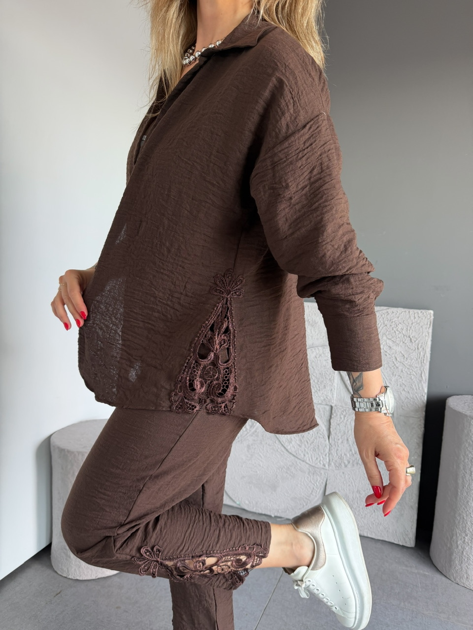 Acı Kahve Dantelli Krinkıl Gömlek Pantolon Takım