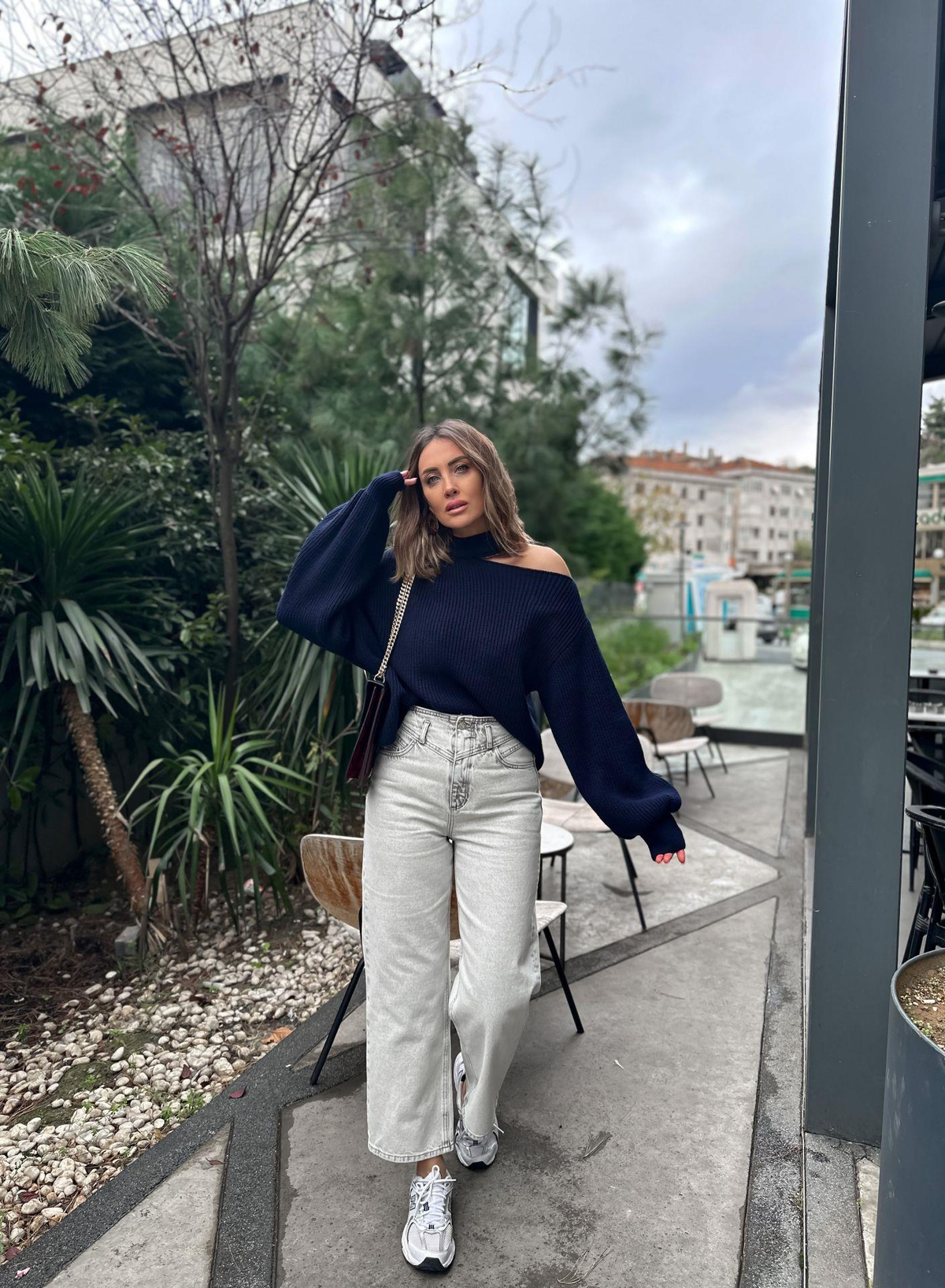 Açık Gri Bel Detaylı Jean