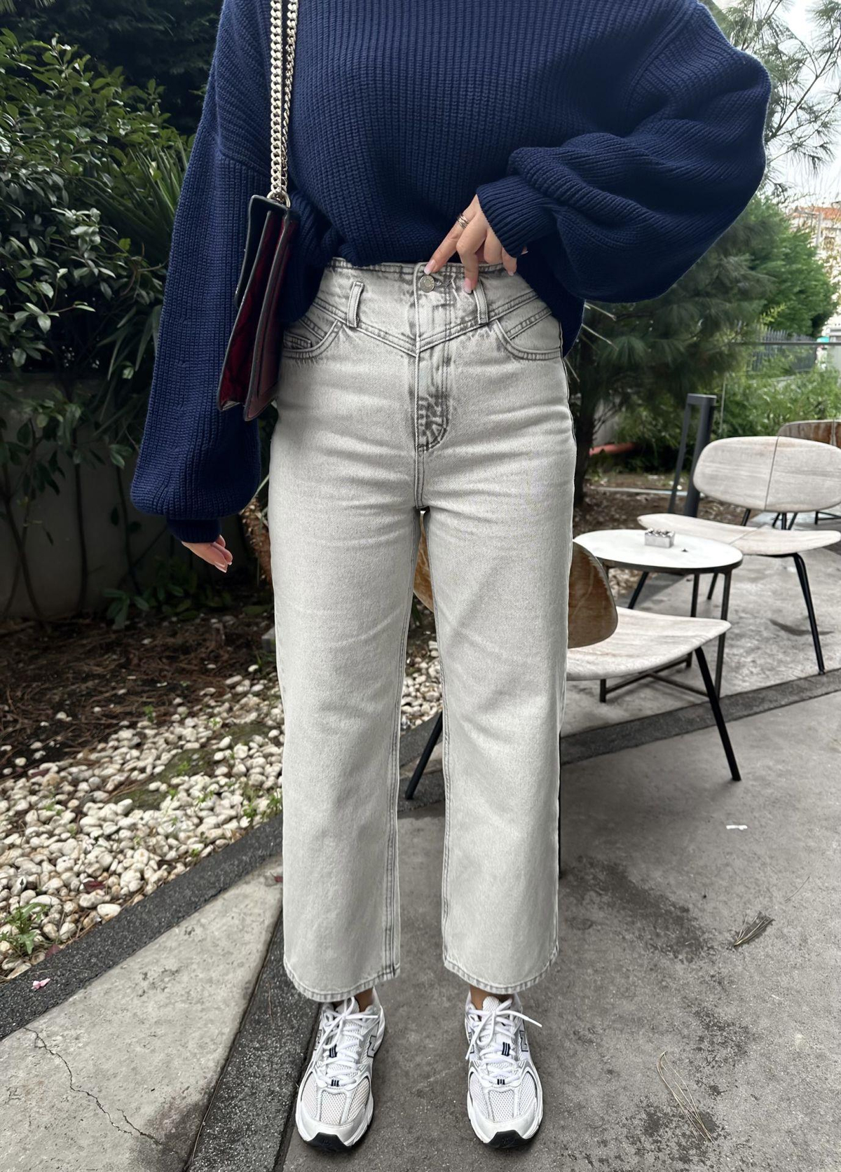 Açık Gri Bel Detaylı Jean