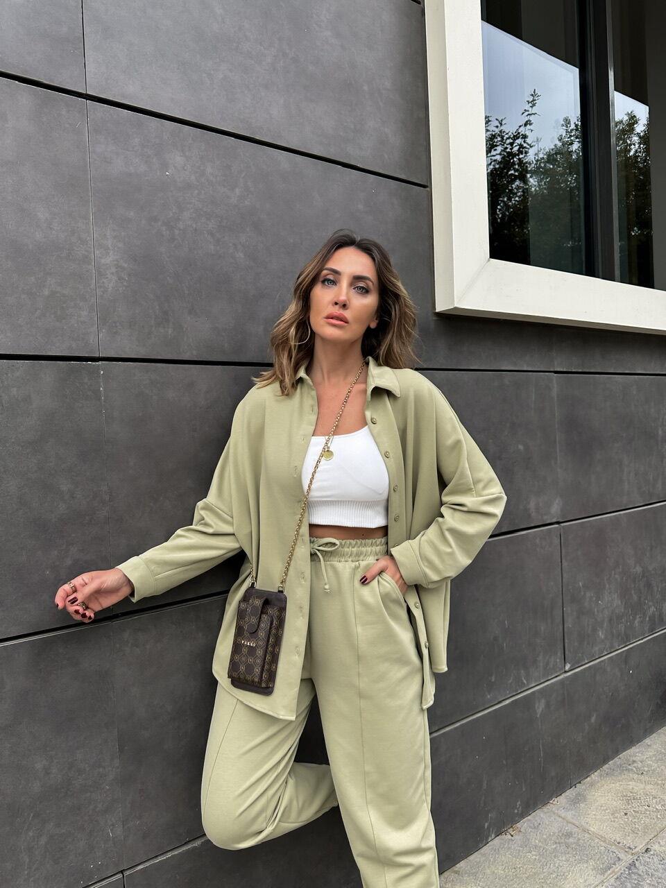 Açık Yeşil Gömlekli Modal Takım