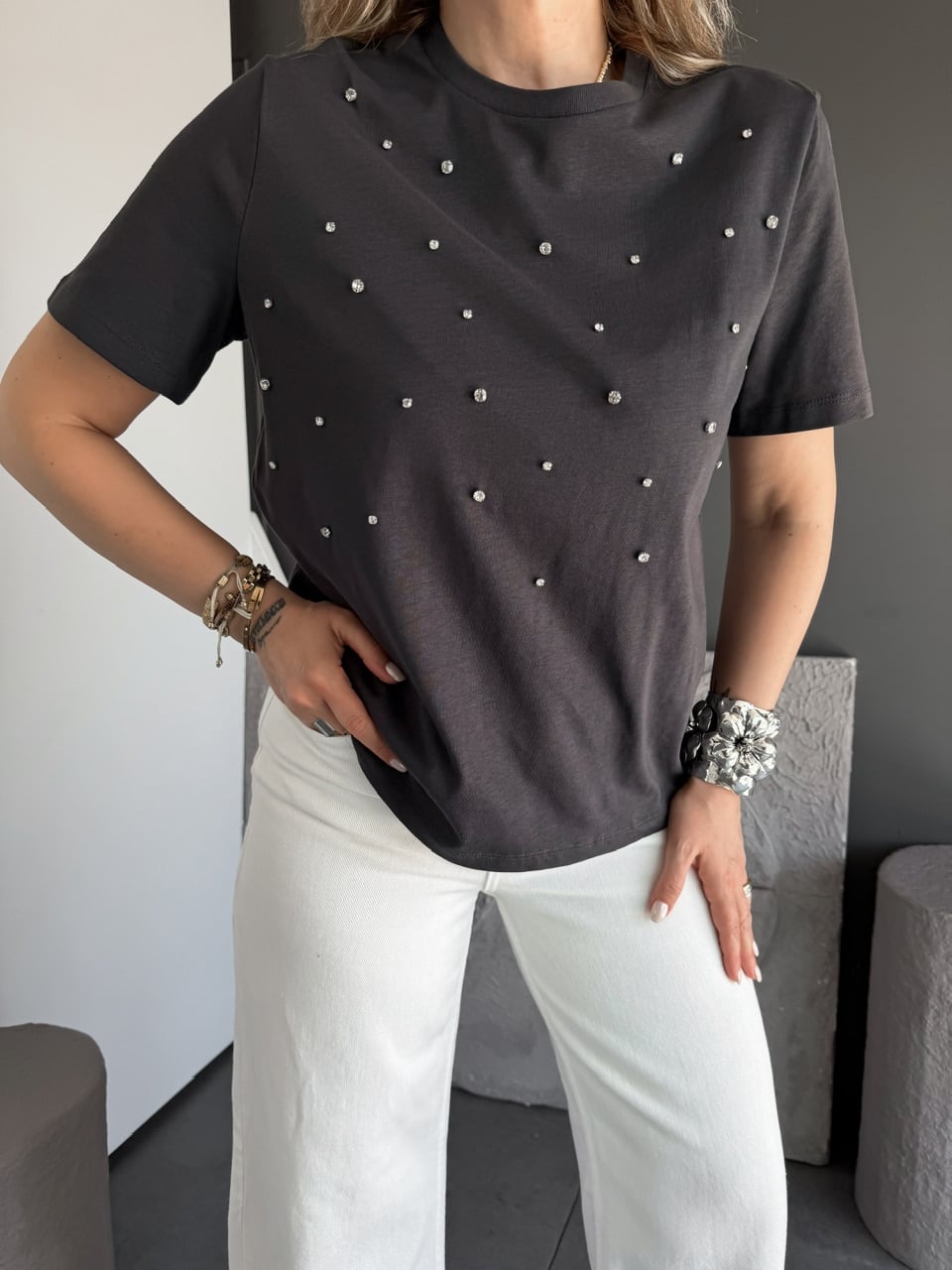 Antrasit Çakım Taşlı Orijinal Tshirt